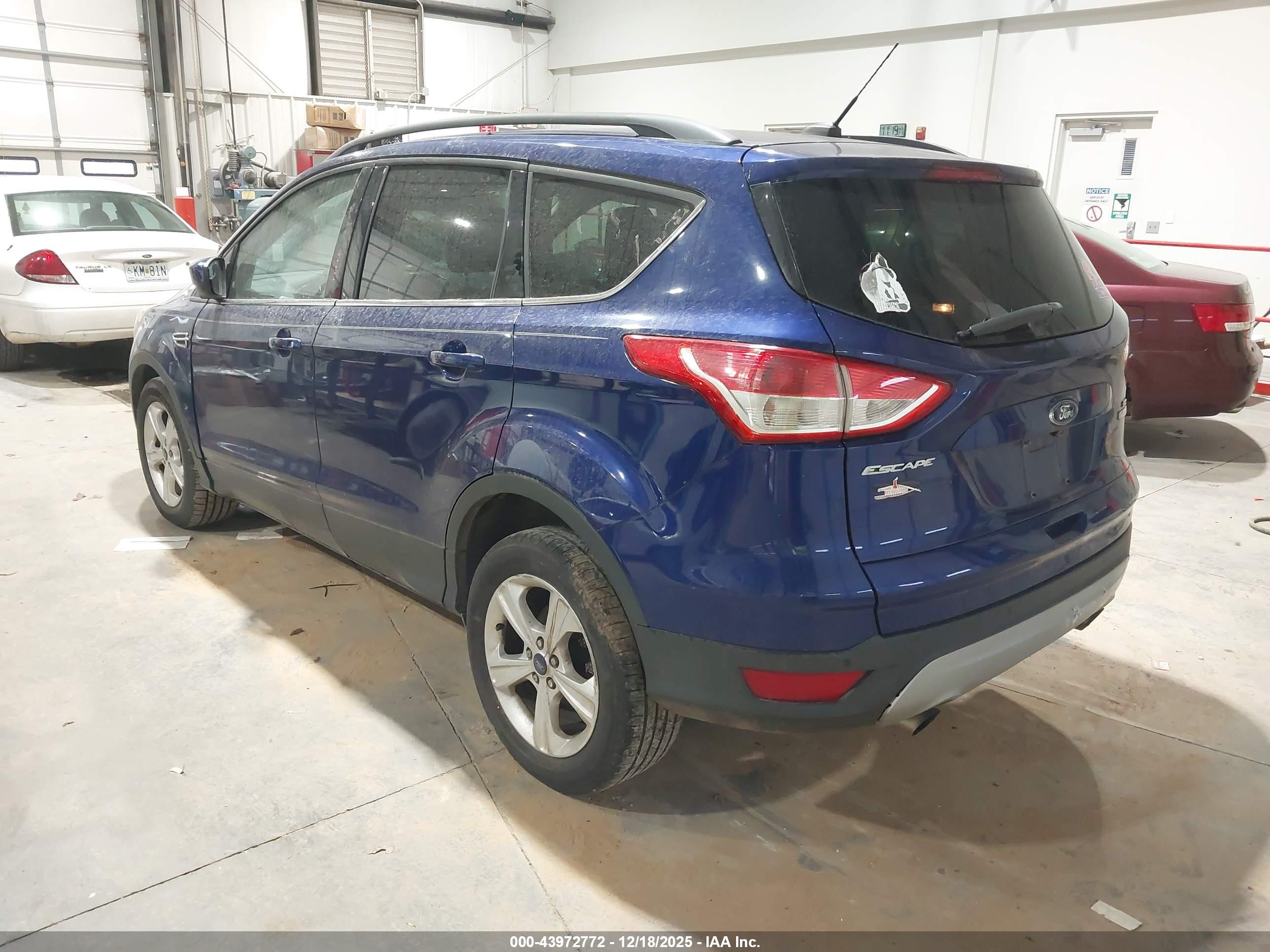FORD ESCAPE image 3