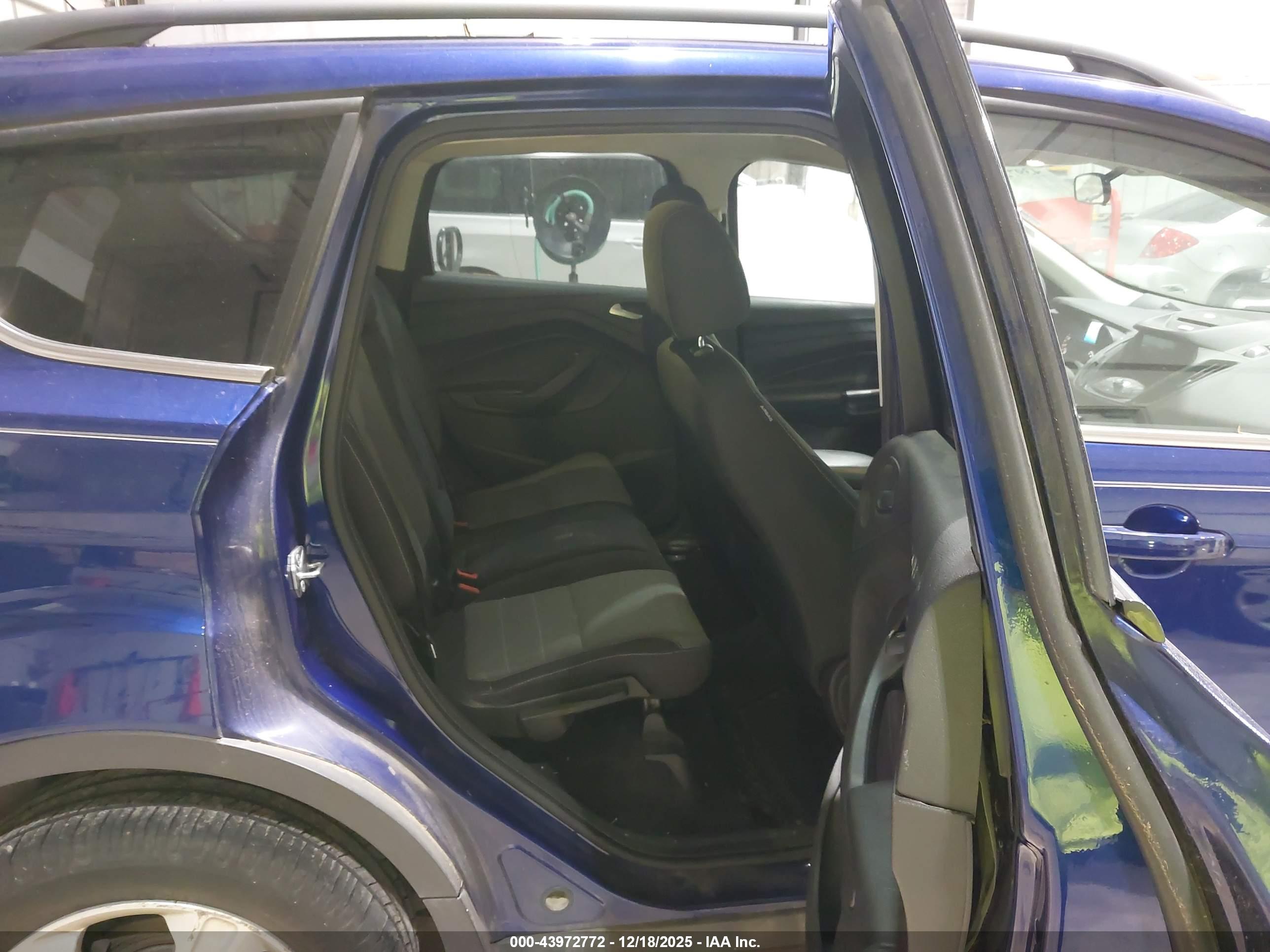 FORD ESCAPE image 8