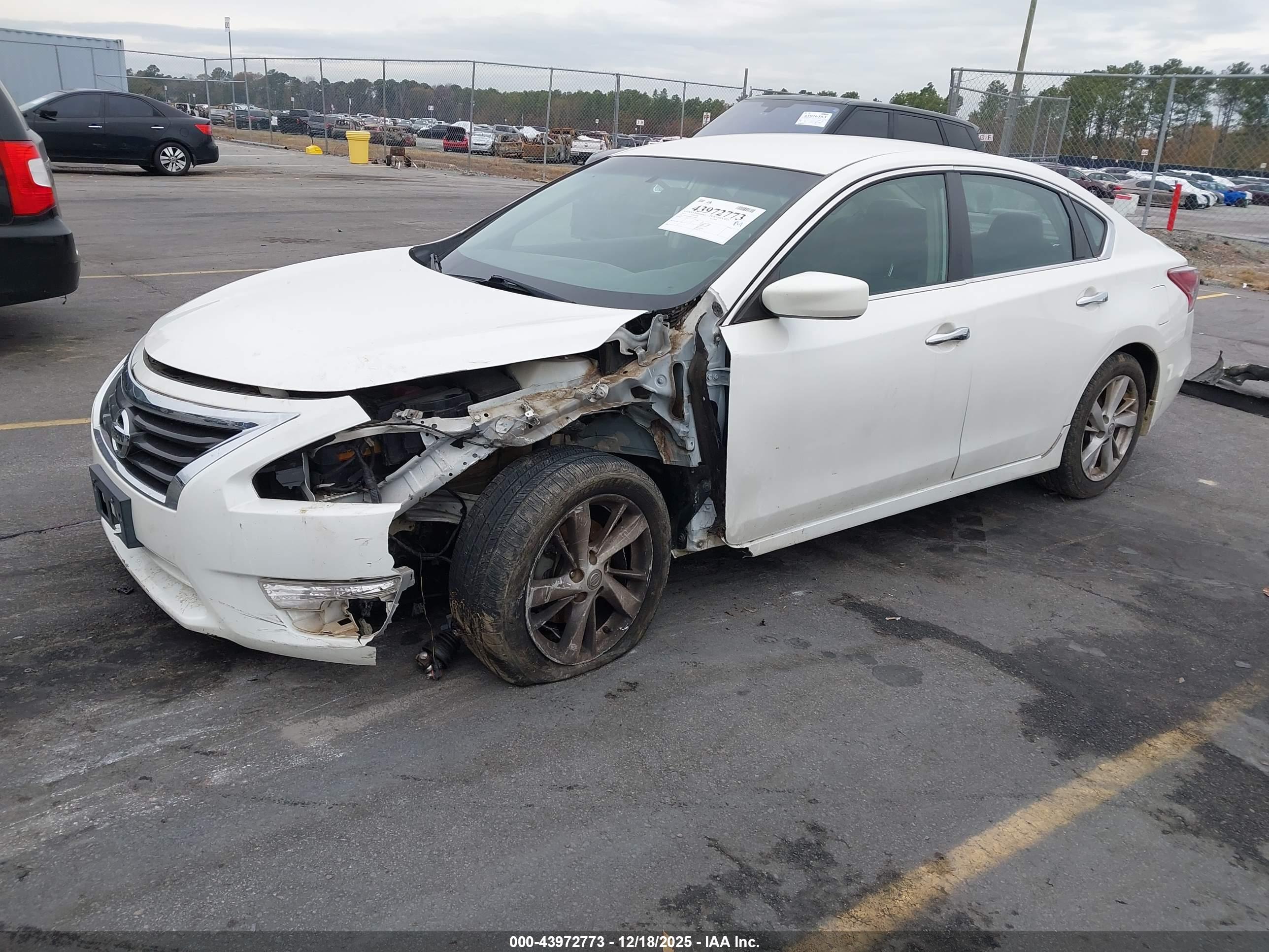 NISSAN ALTIMA image 2