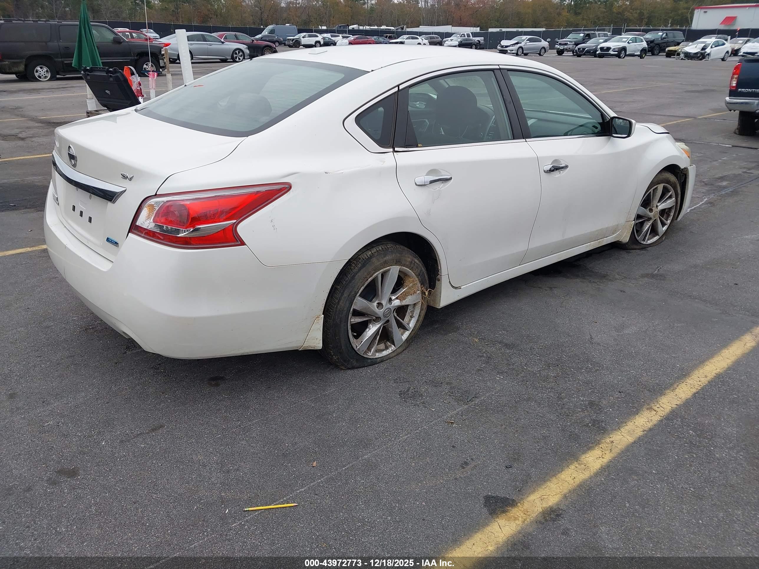 NISSAN ALTIMA image 4