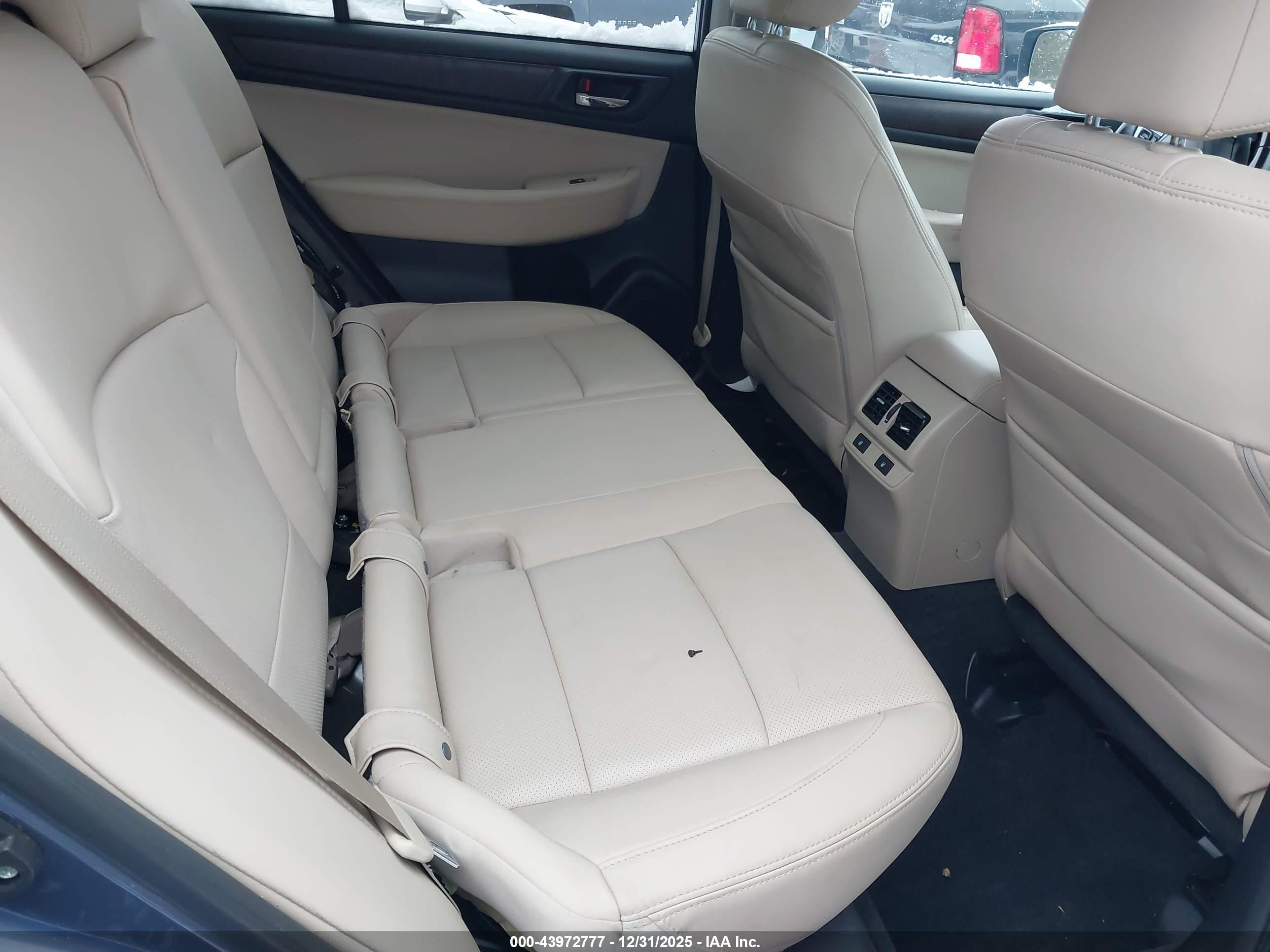 SUBARU OUTBACK image 8