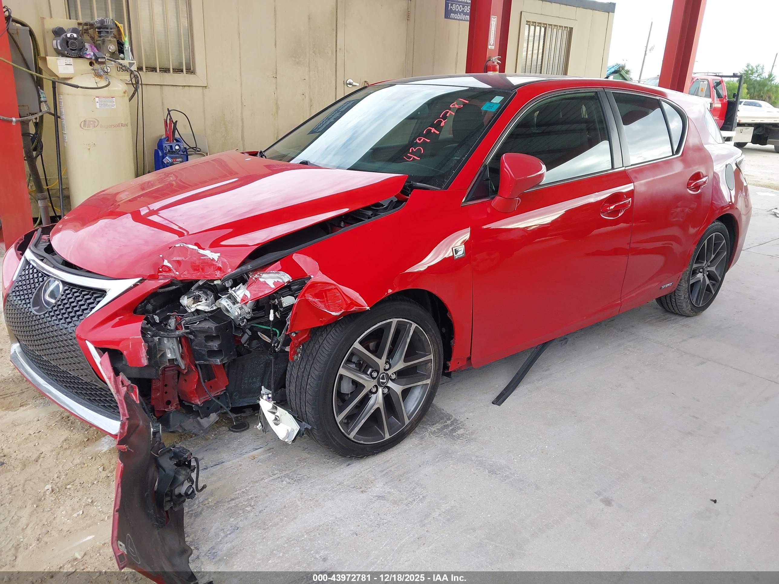 LEXUS CT image 2