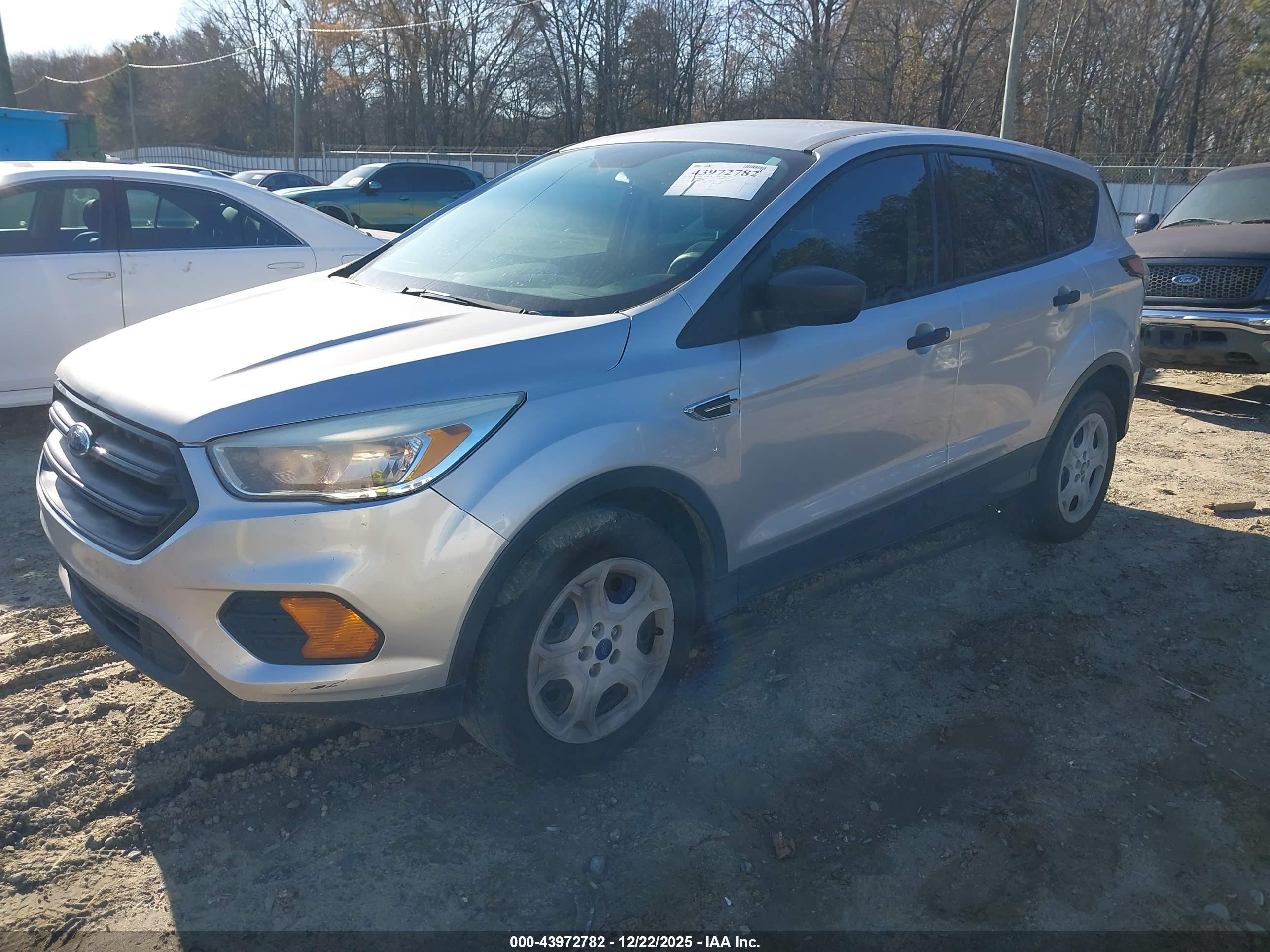 FORD ESCAPE image 2