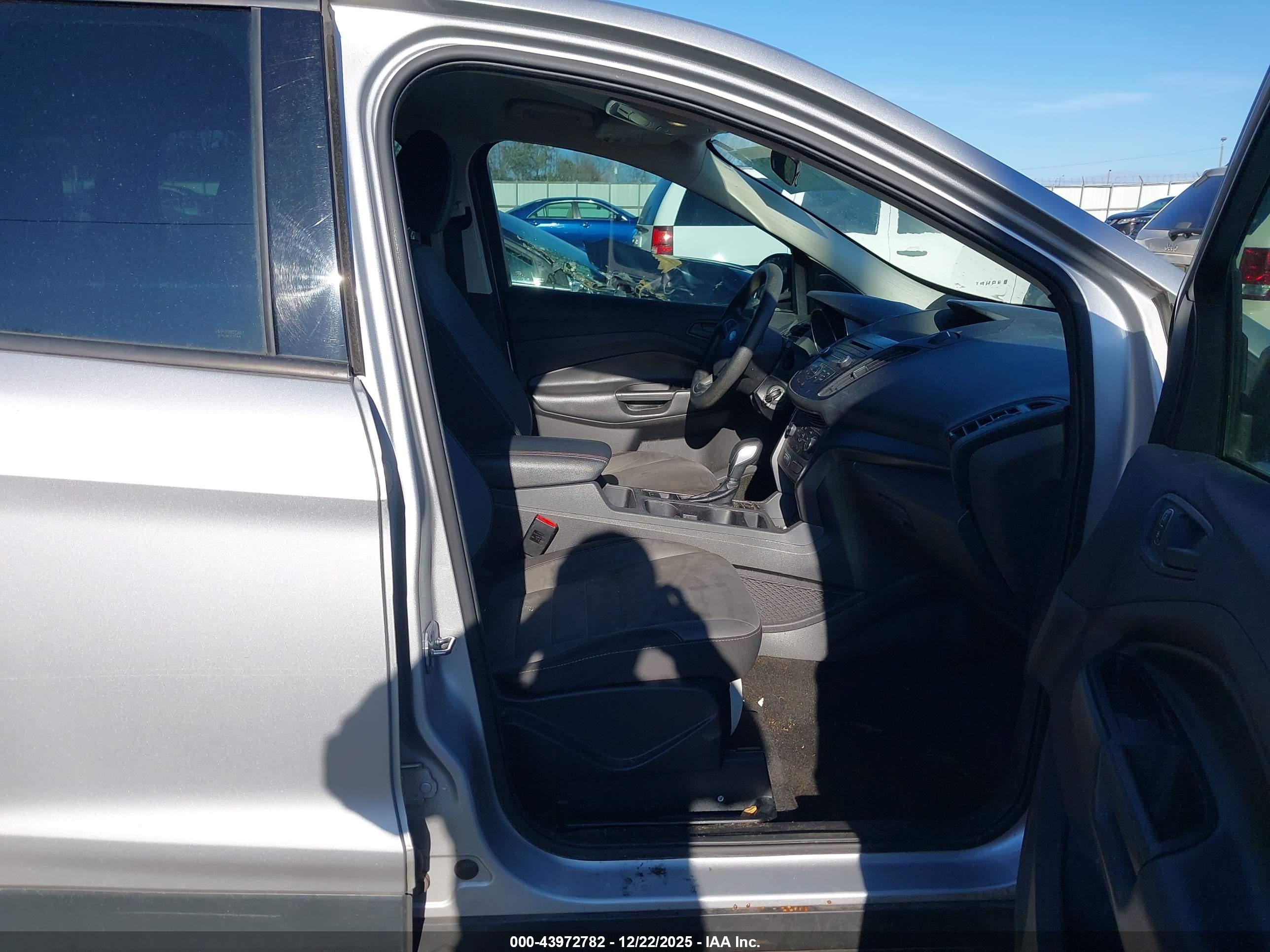 FORD ESCAPE image 5