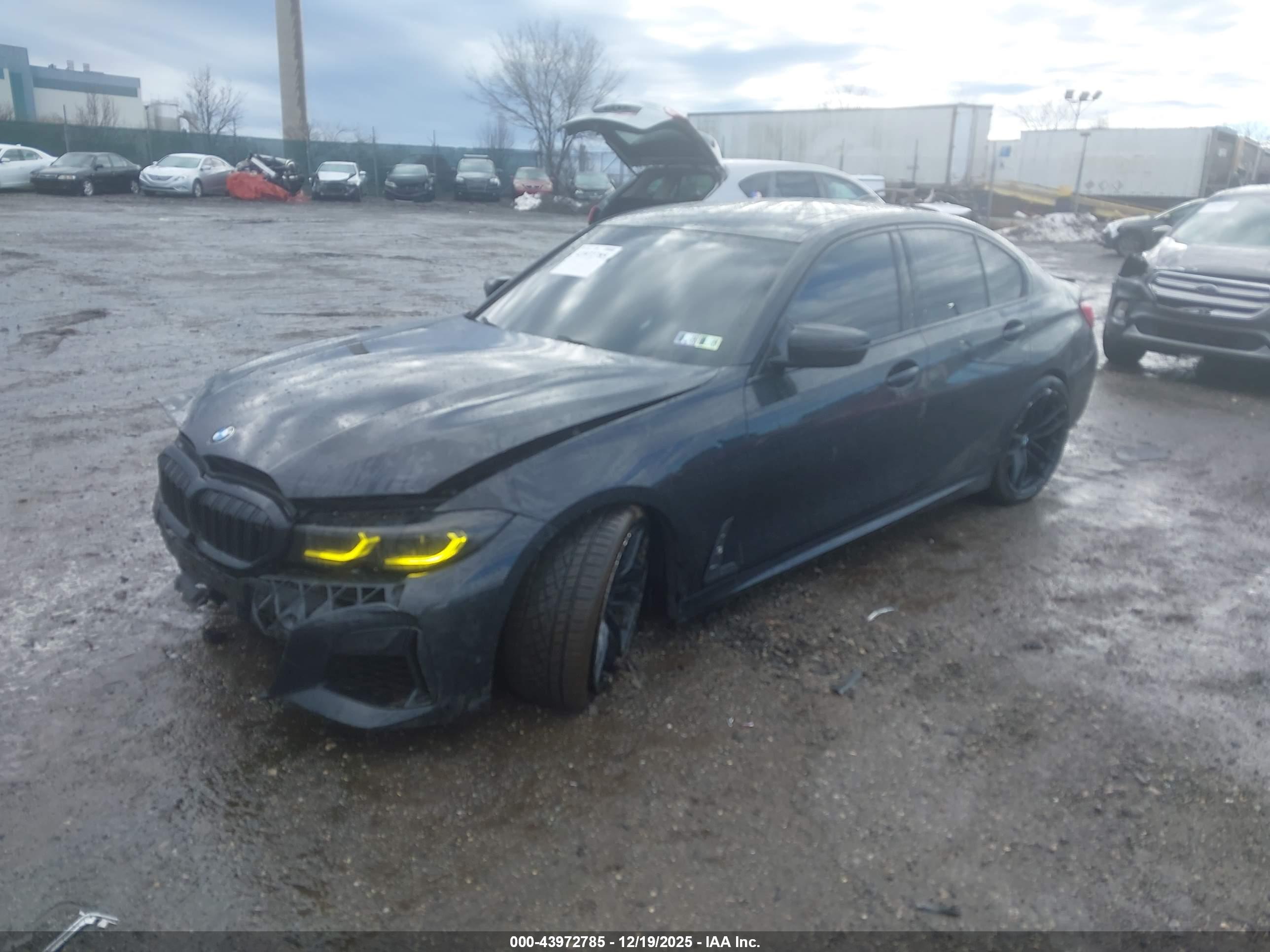BMW 3 image 2