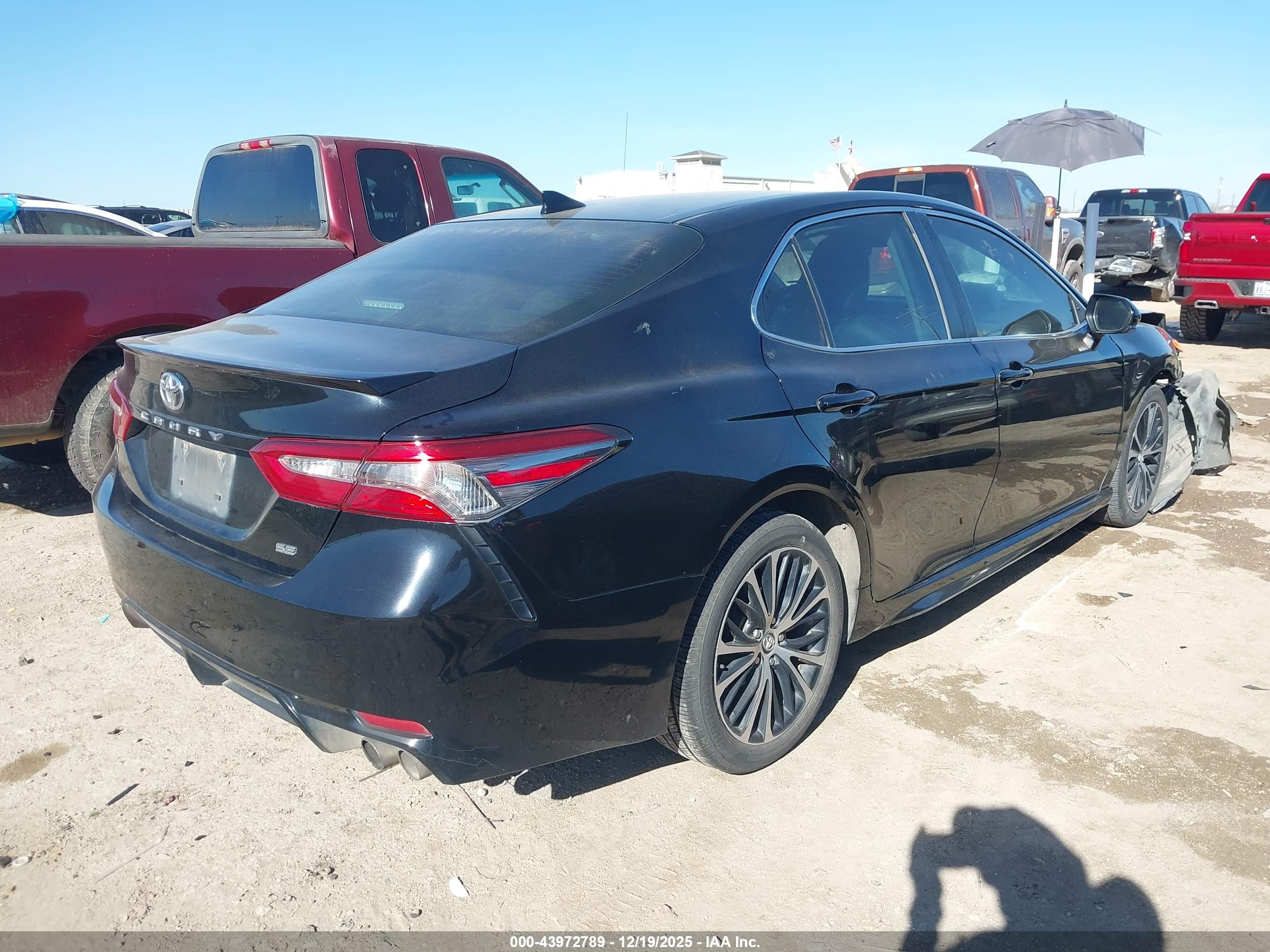 TOYOTA CAMRY image 4