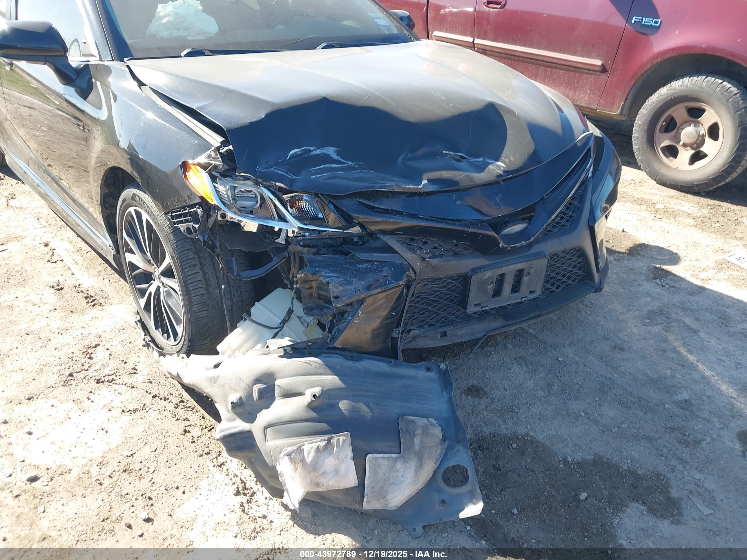 TOYOTA CAMRY image 6