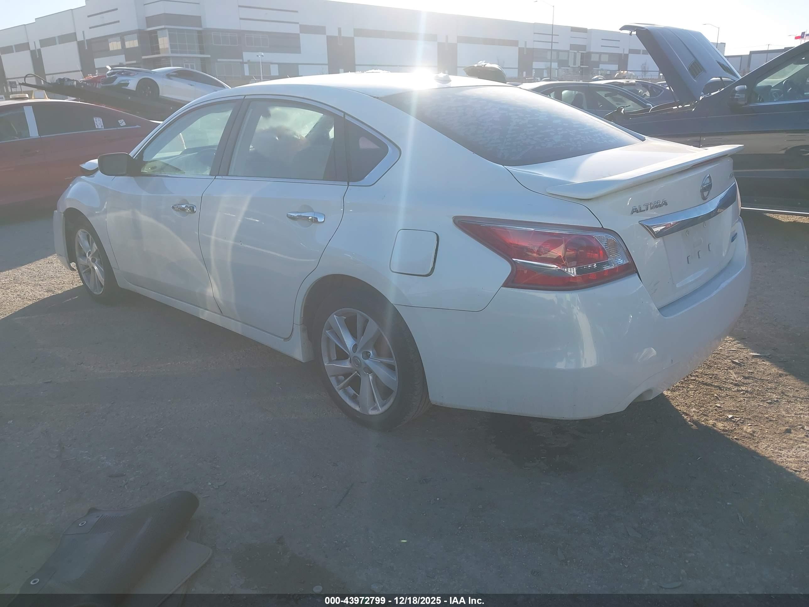 NISSAN ALTIMA image 3