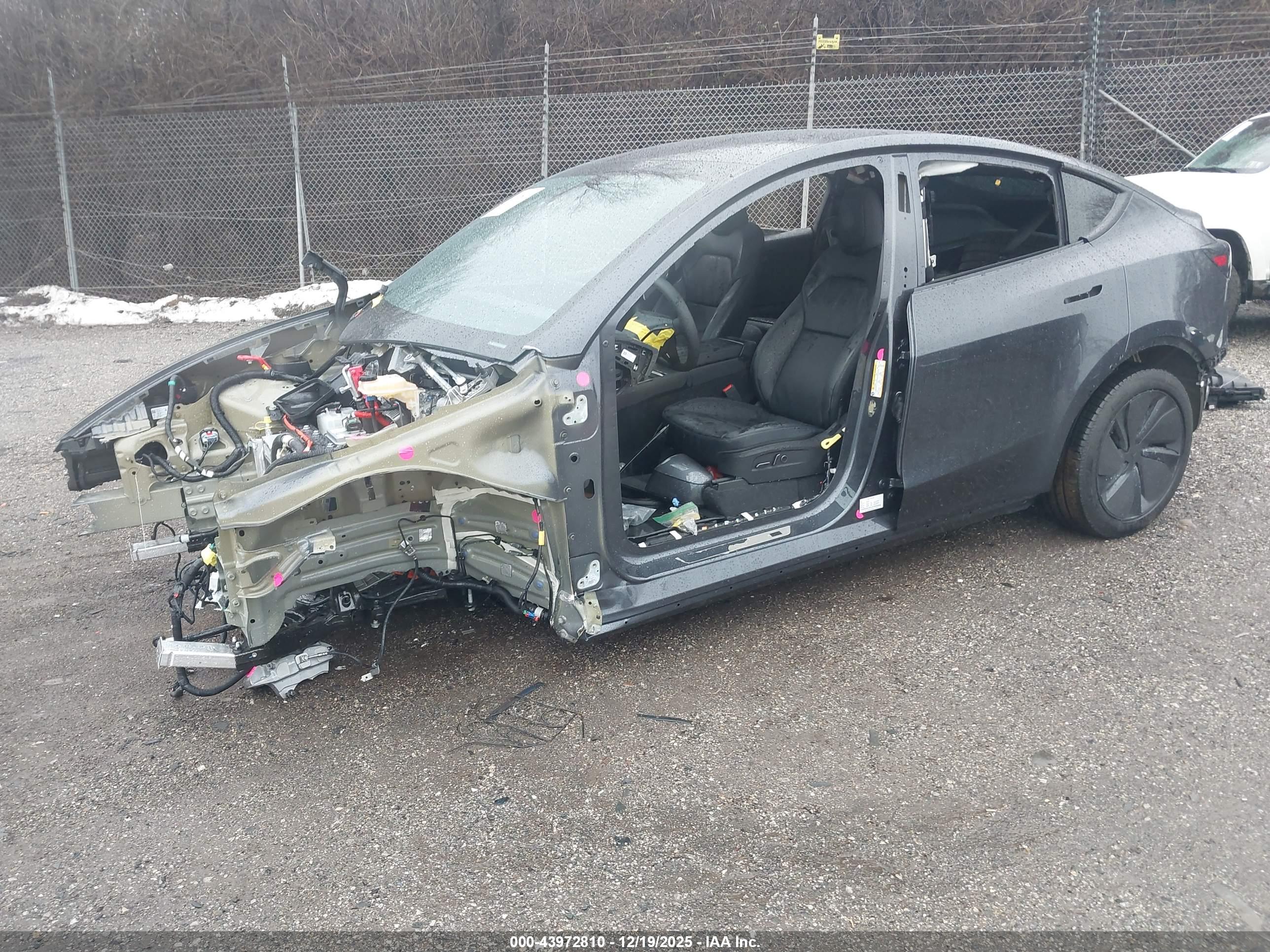 TESLA MODEL image 2