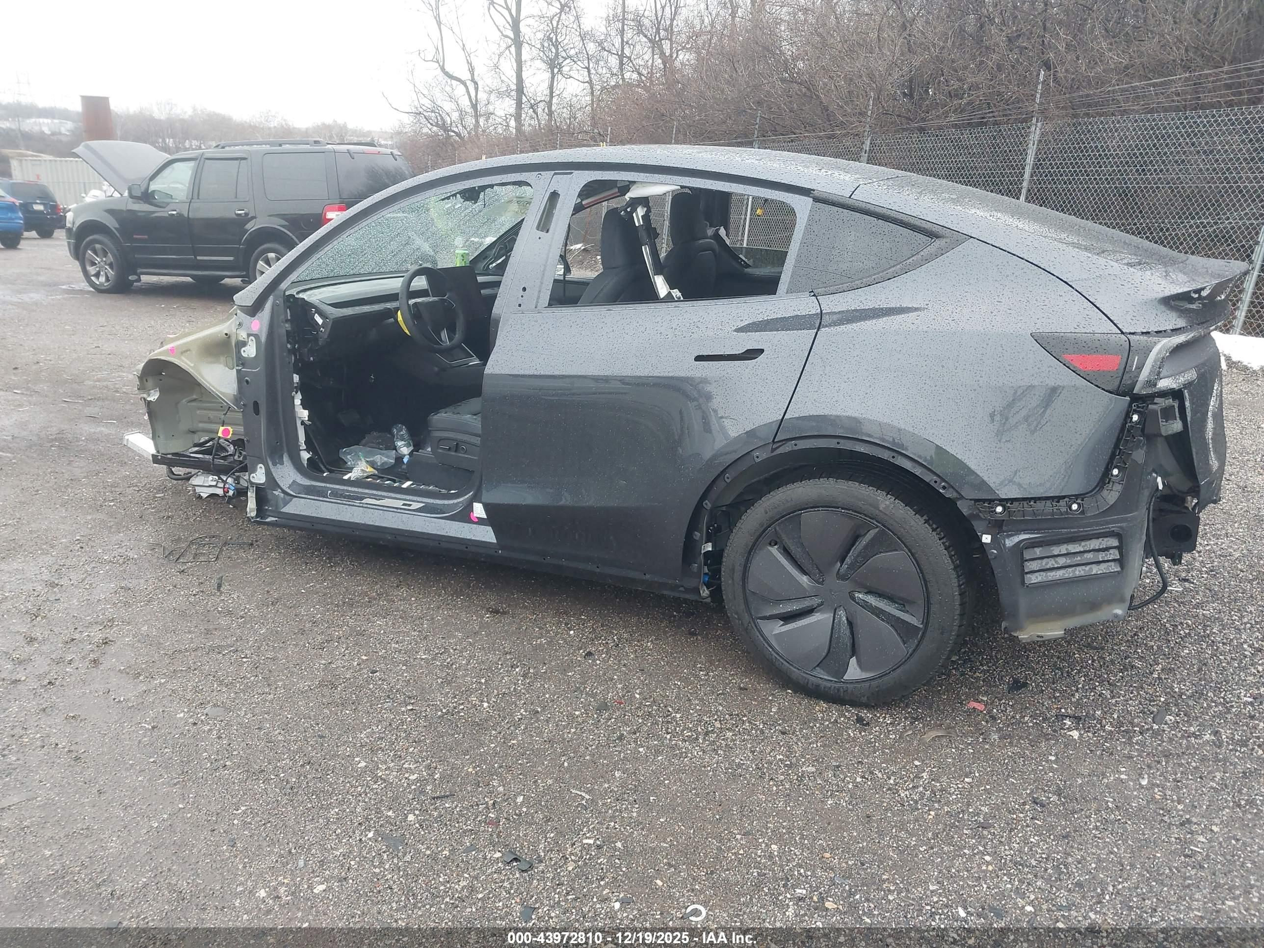 TESLA MODEL image 3