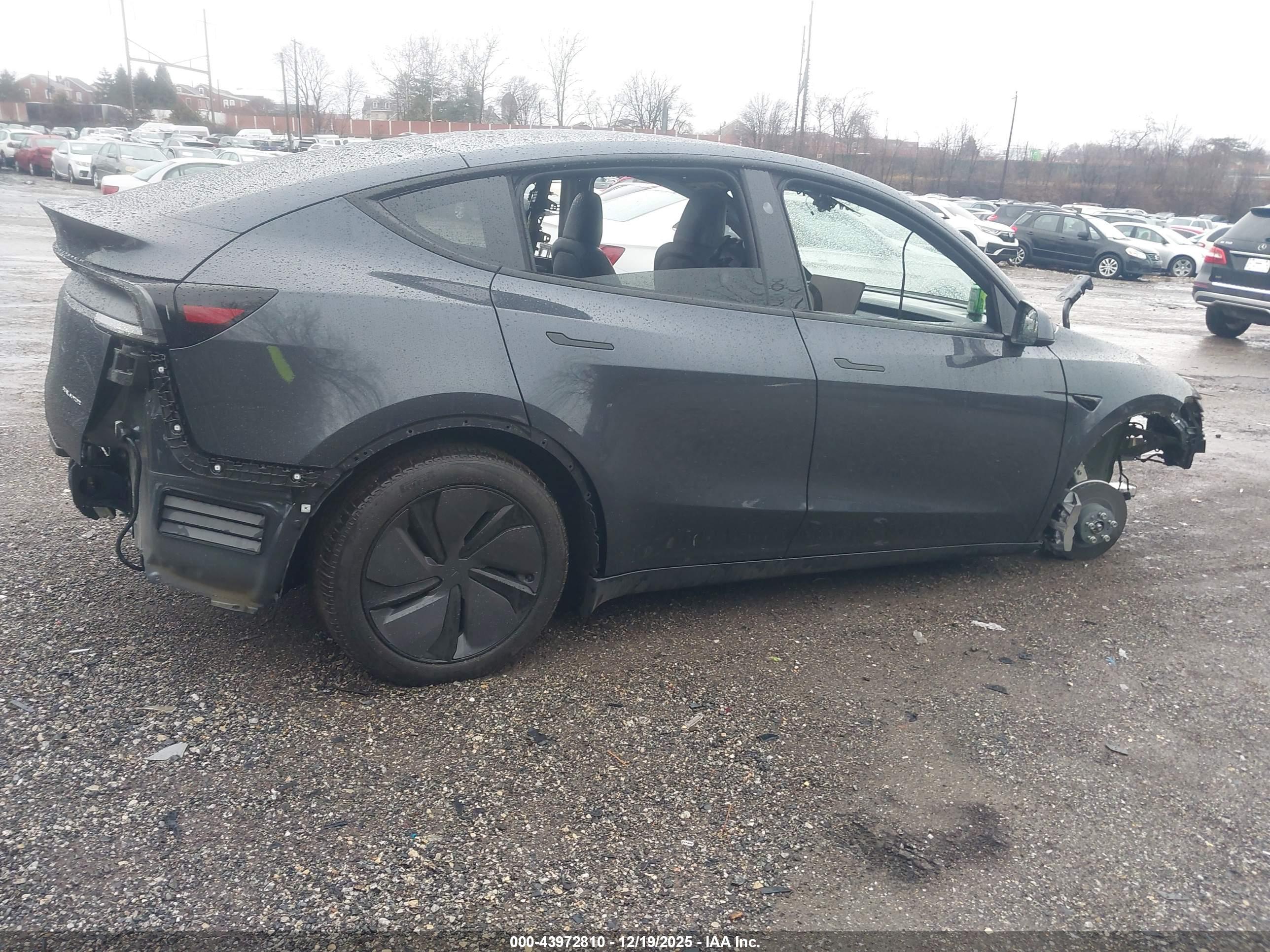TESLA MODEL image 4