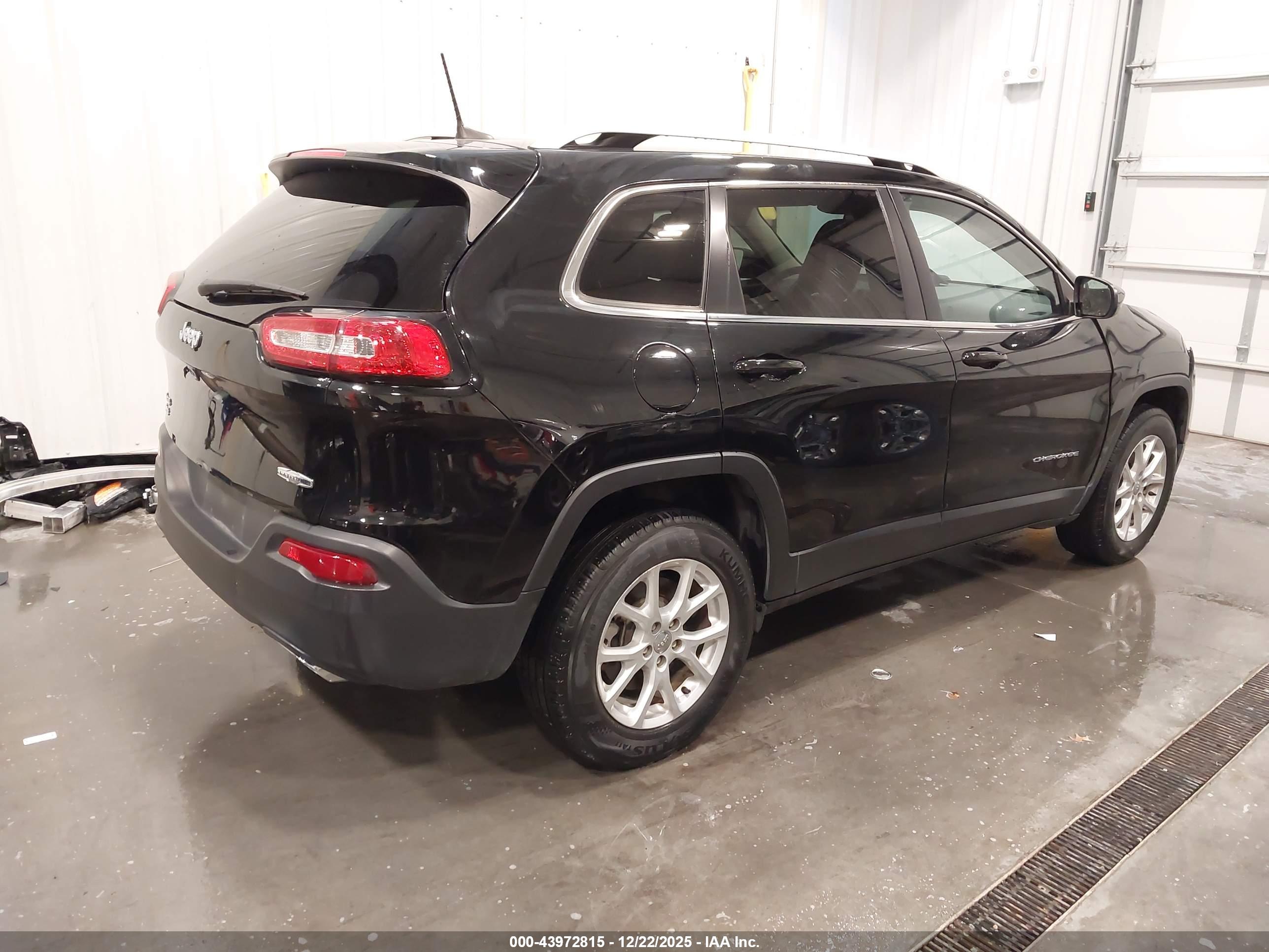 JEEP CHEROKEE image 4