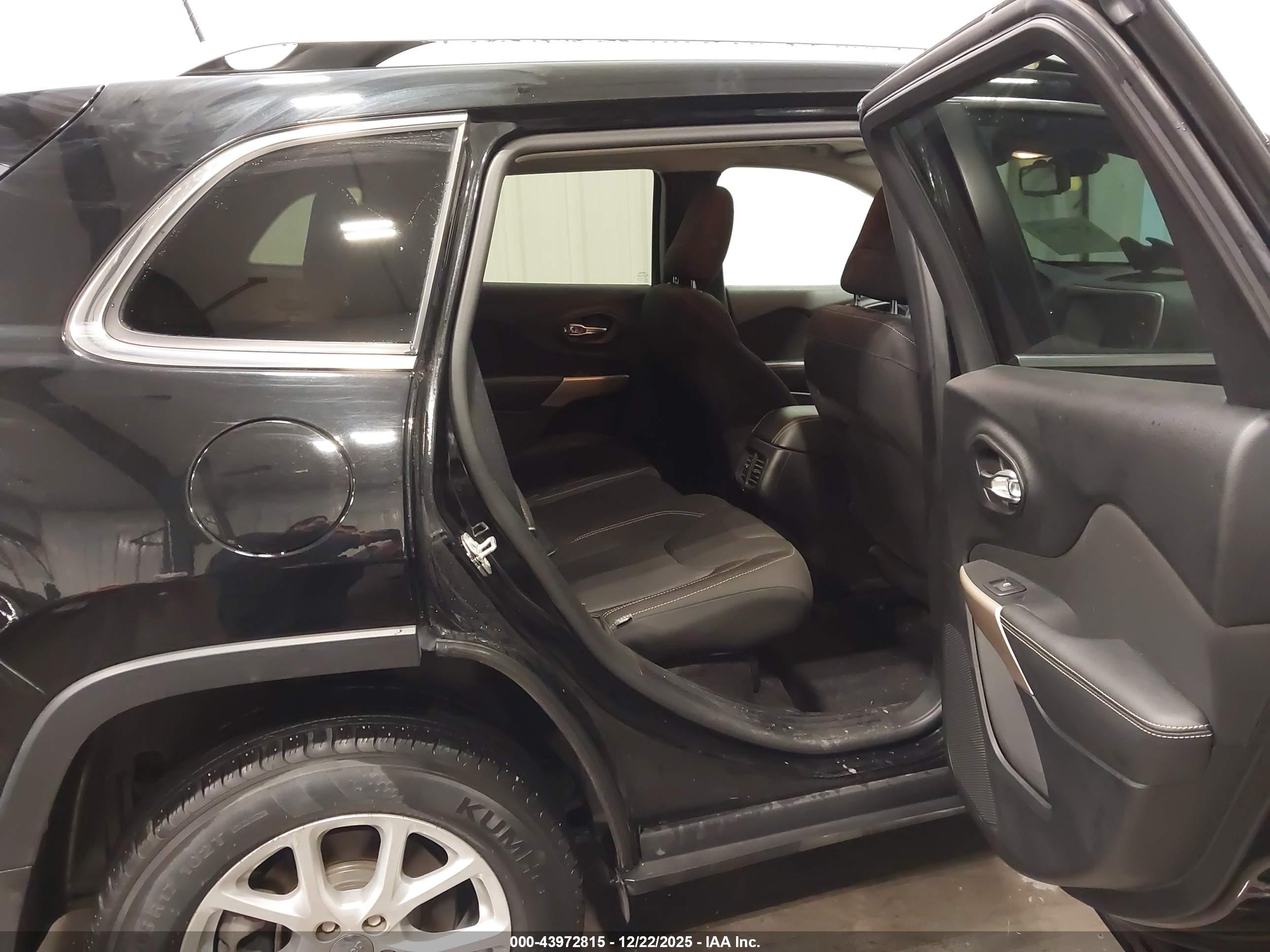 JEEP CHEROKEE image 8
