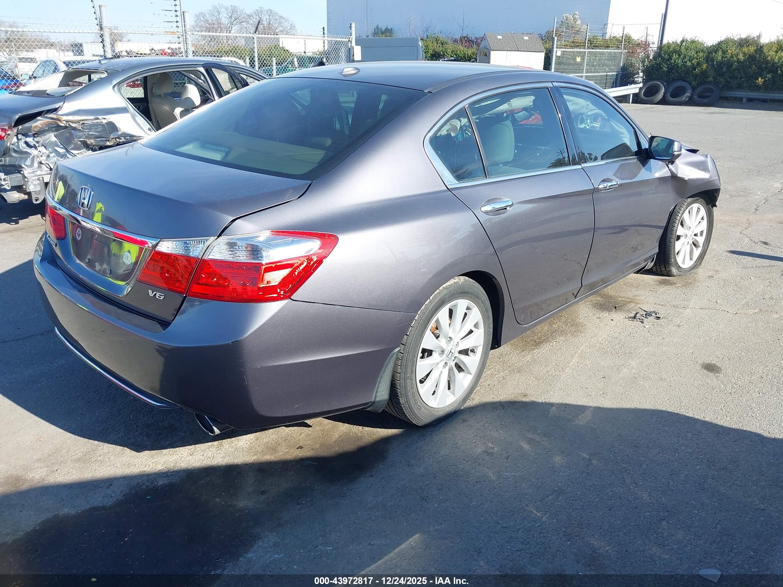 HONDA ACCORD image 4