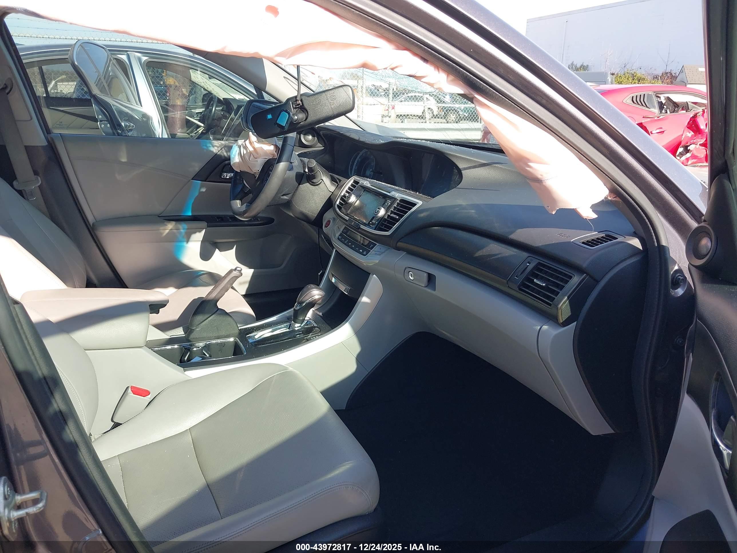 HONDA ACCORD image 5