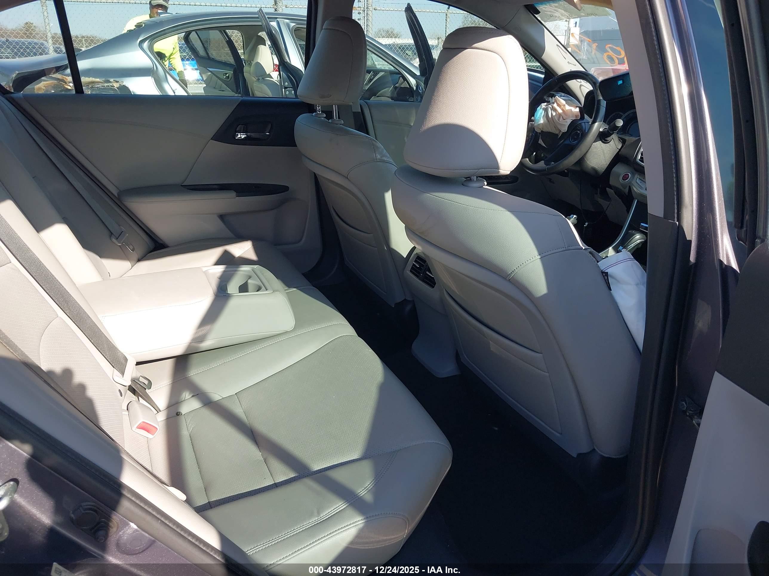 HONDA ACCORD image 8