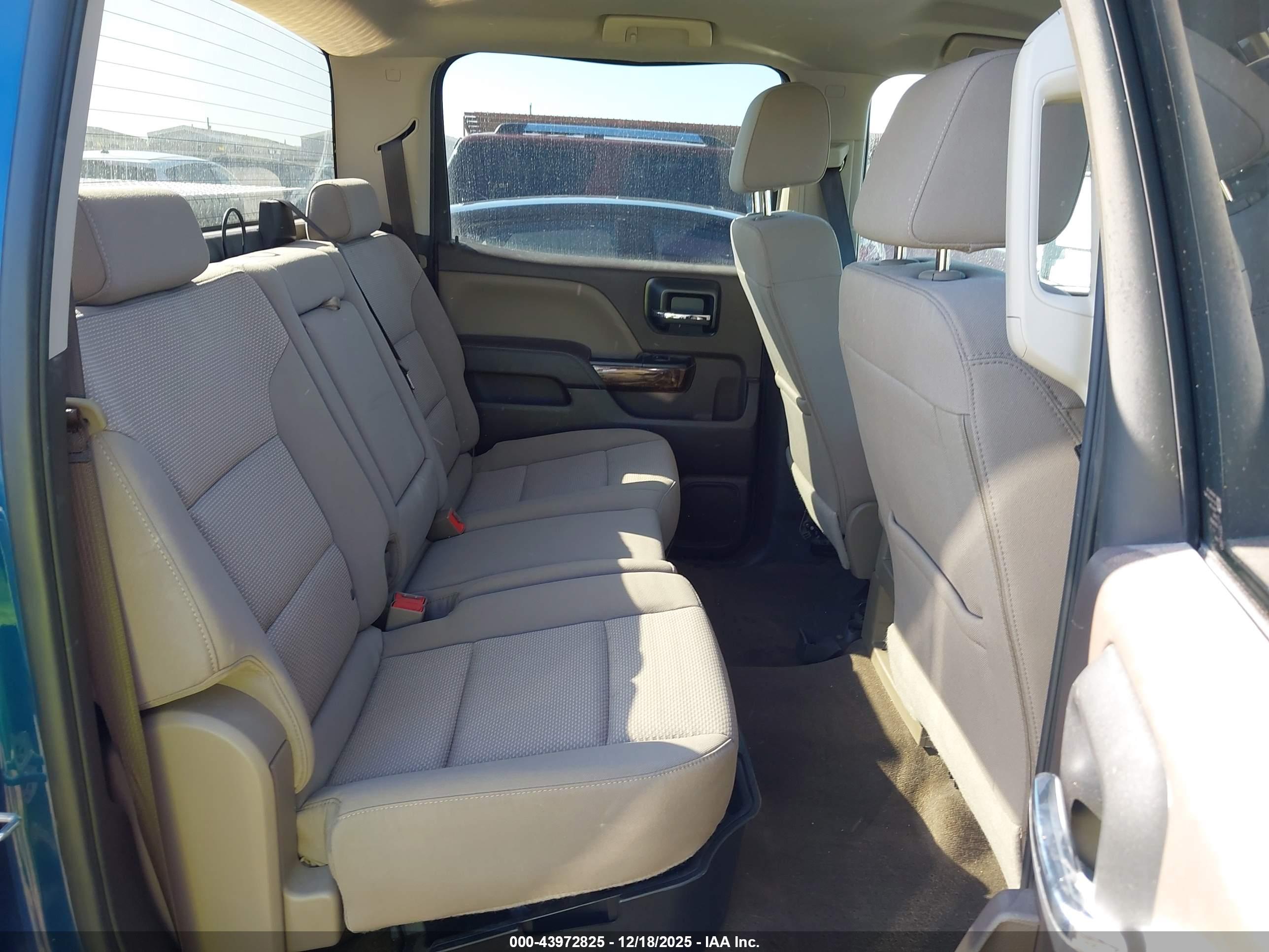 CHEVROLET SILVERADO image 8