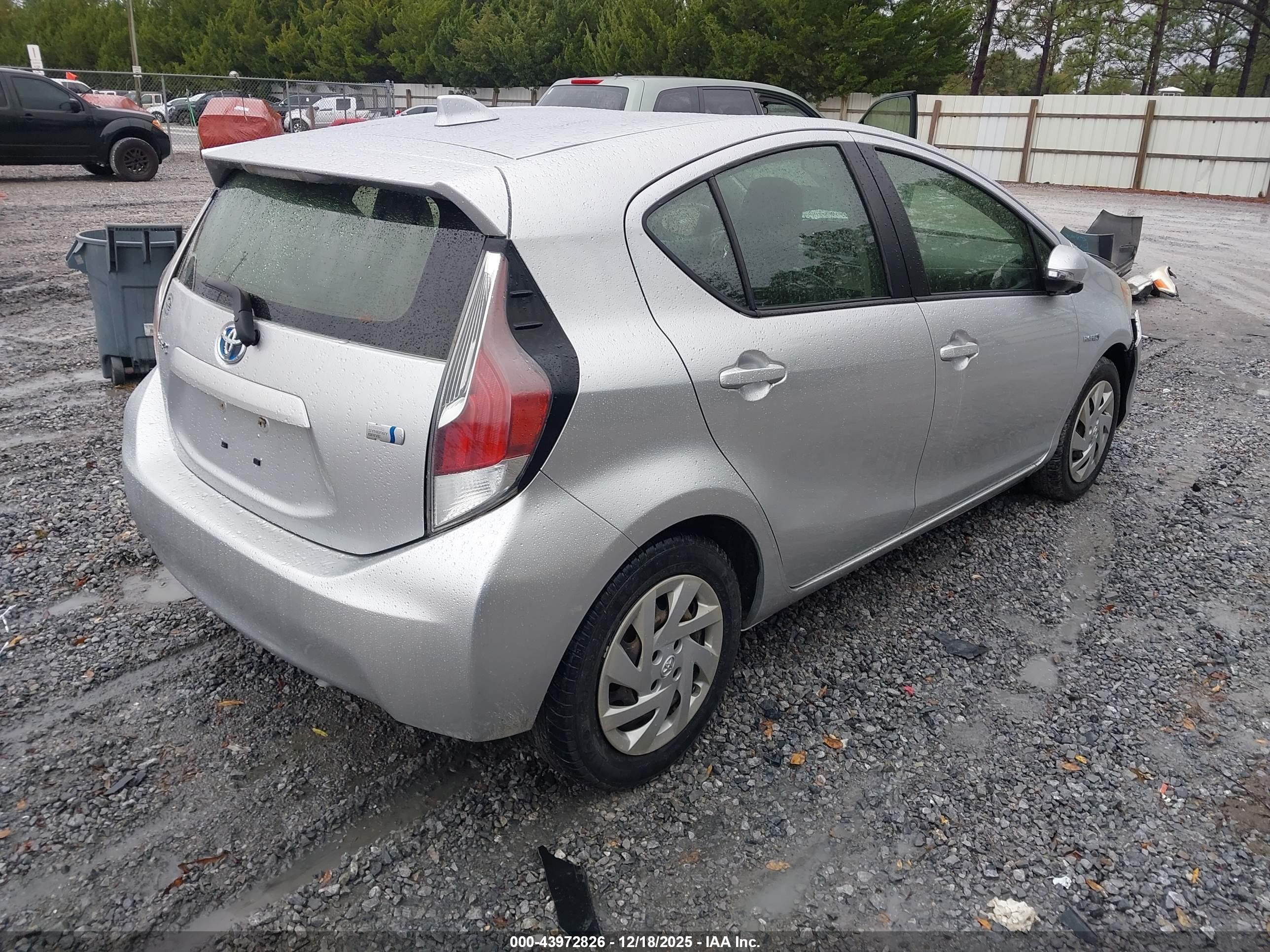 TOYOTA PRIUS image 4