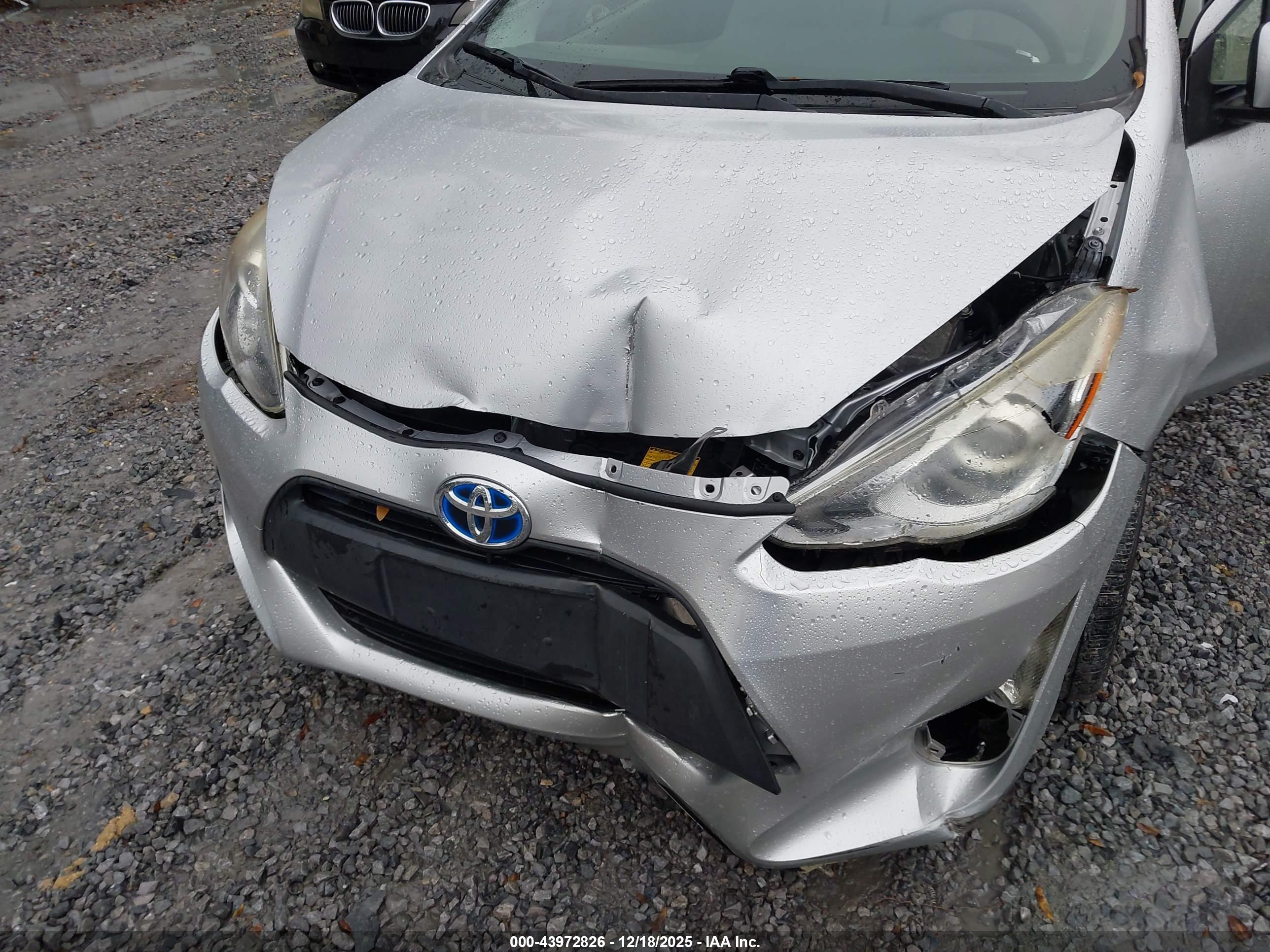 TOYOTA PRIUS image 6