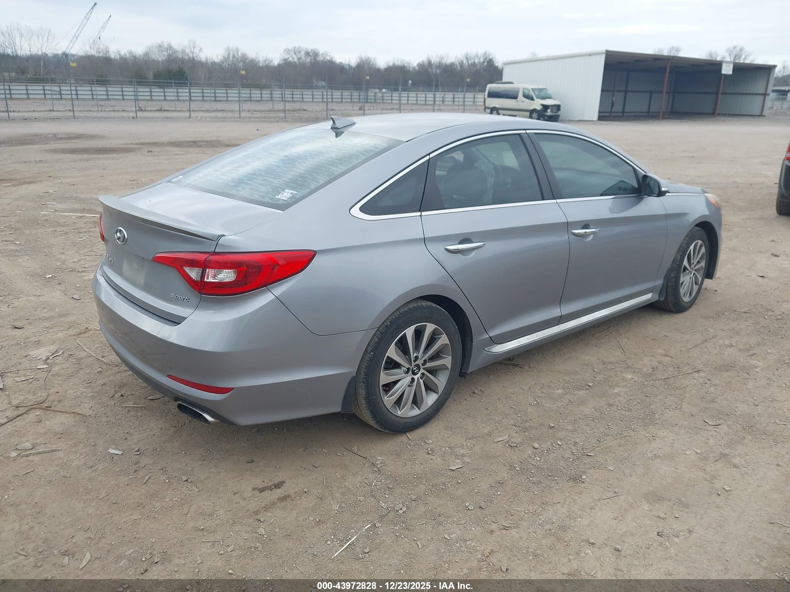 HYUNDAI SONATA image 4