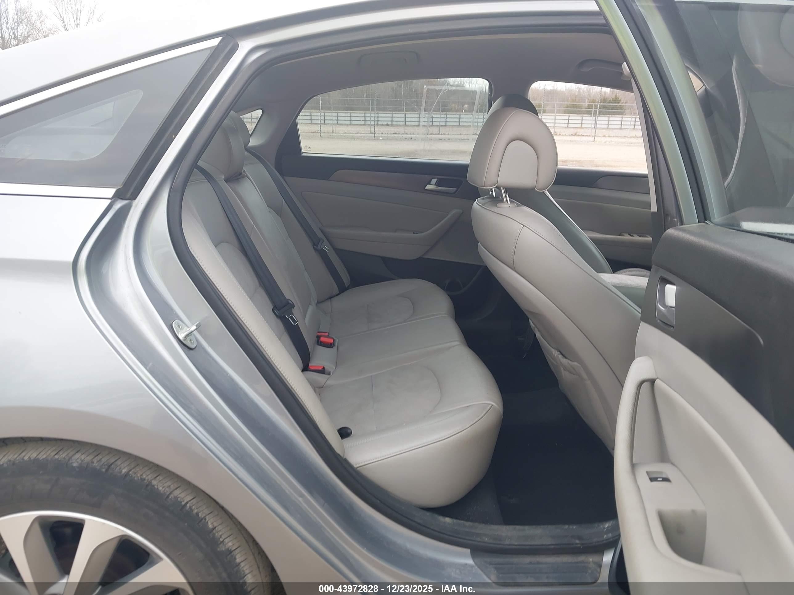 HYUNDAI SONATA image 8