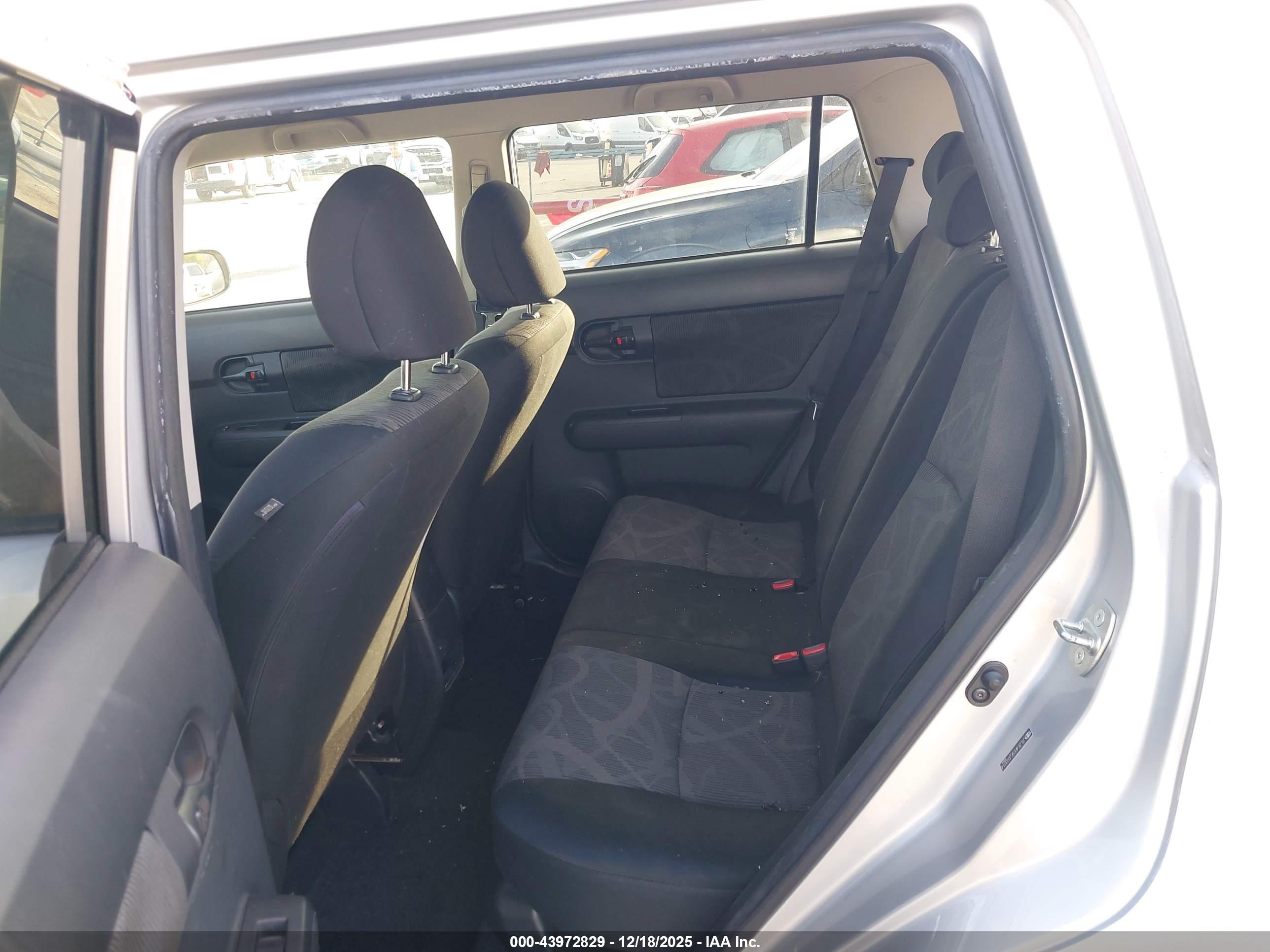 SCION XB image 8