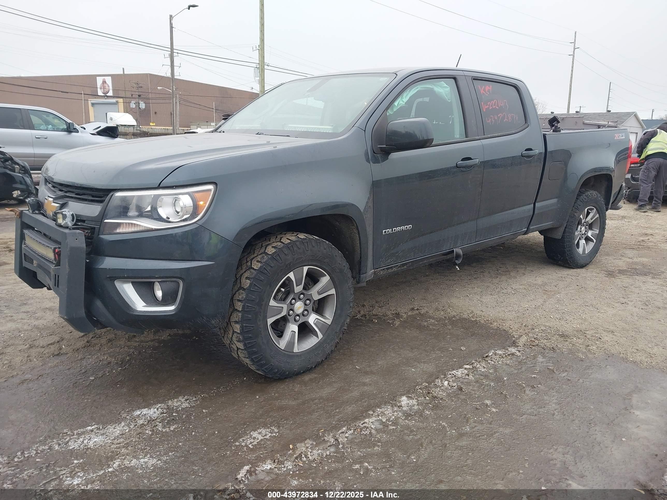 CHEVROLET COLORADO image 2