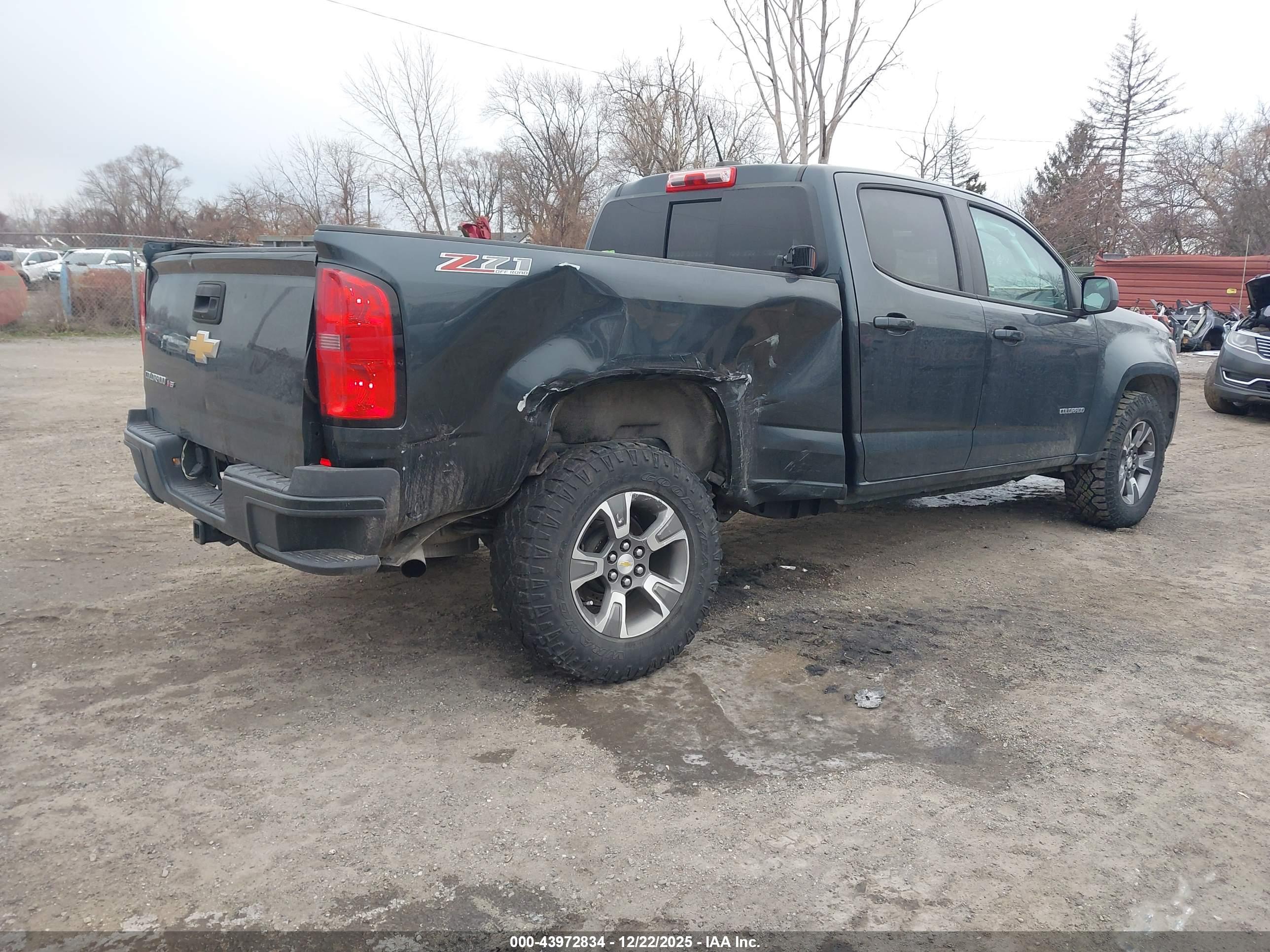 CHEVROLET COLORADO image 4