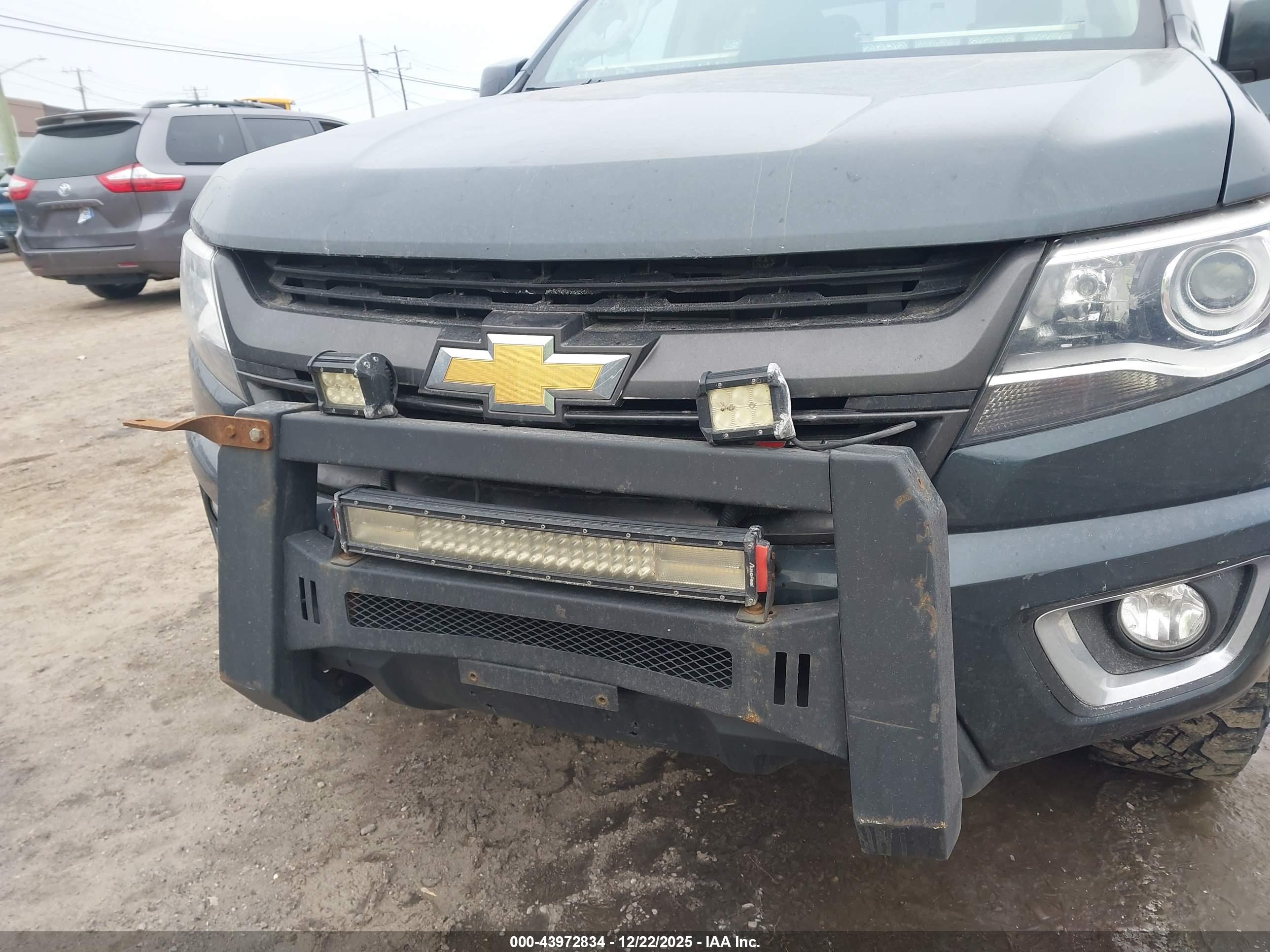 CHEVROLET COLORADO image 6