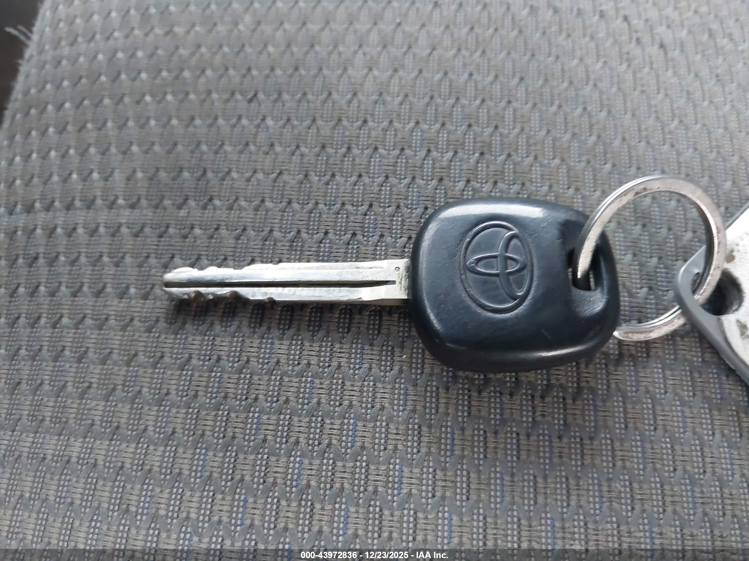 TOYOTA TACOMA image 11