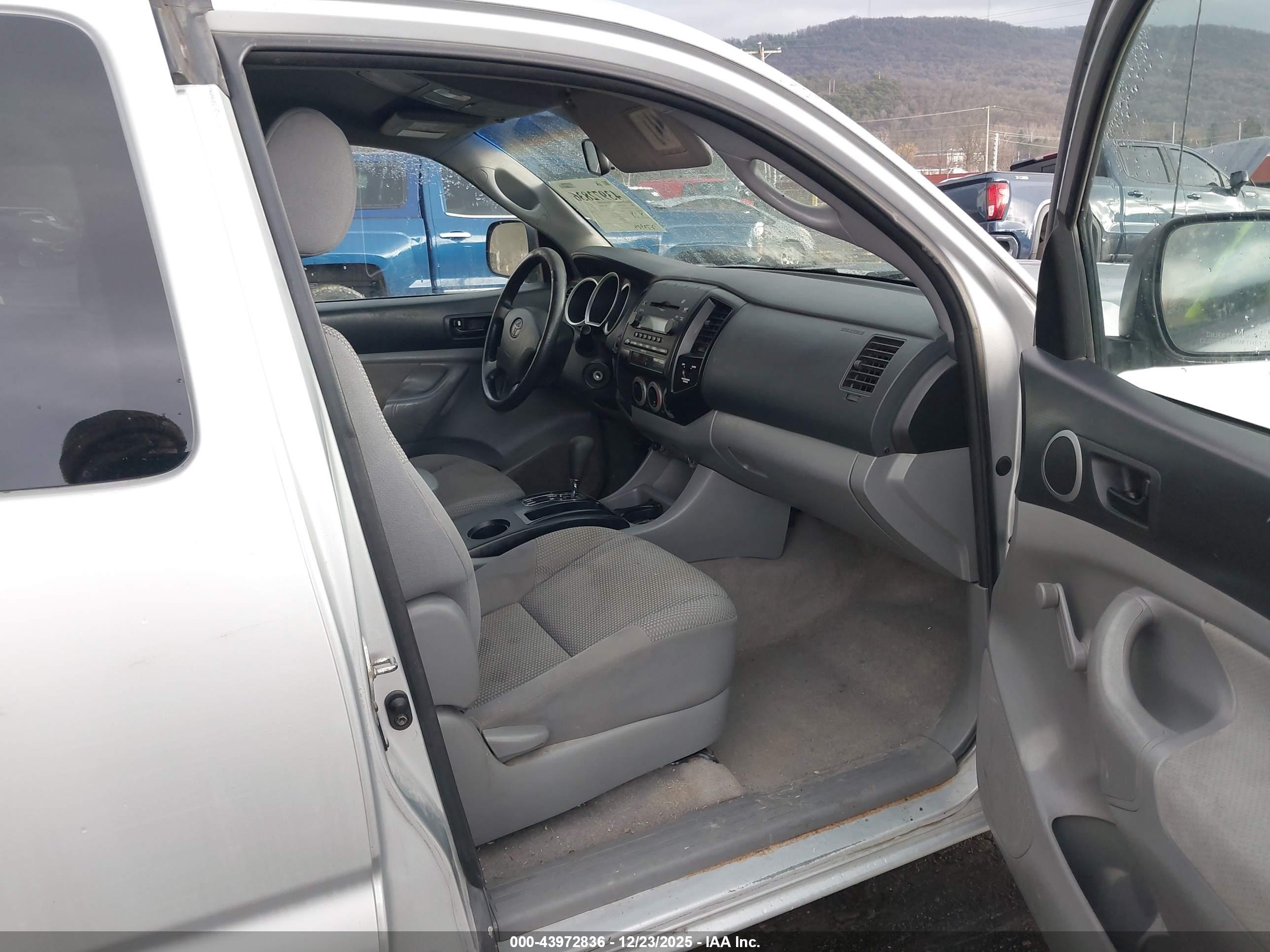 TOYOTA TACOMA image 5