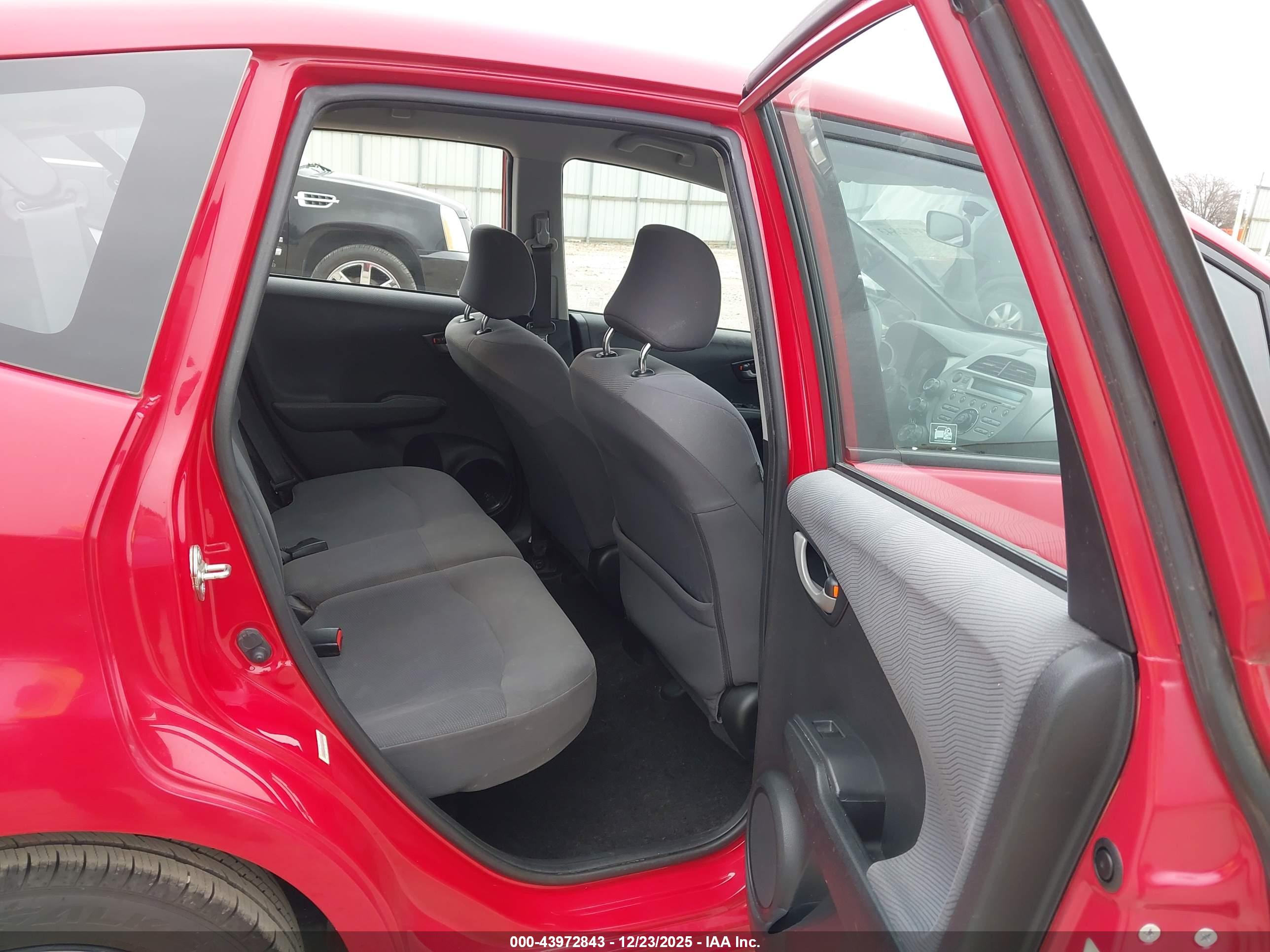 HONDA FIT image 8
