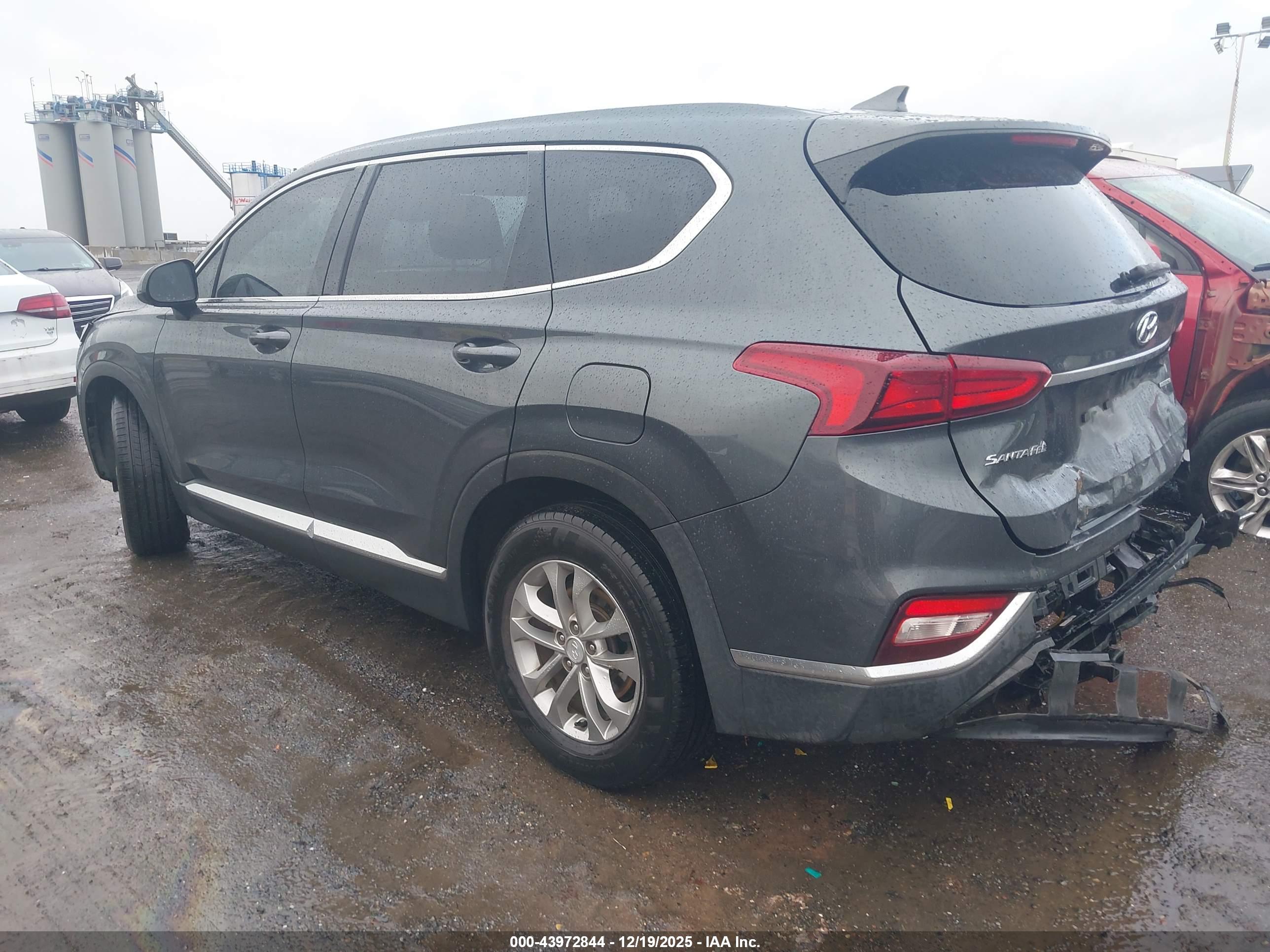 HYUNDAI SANTA image 3