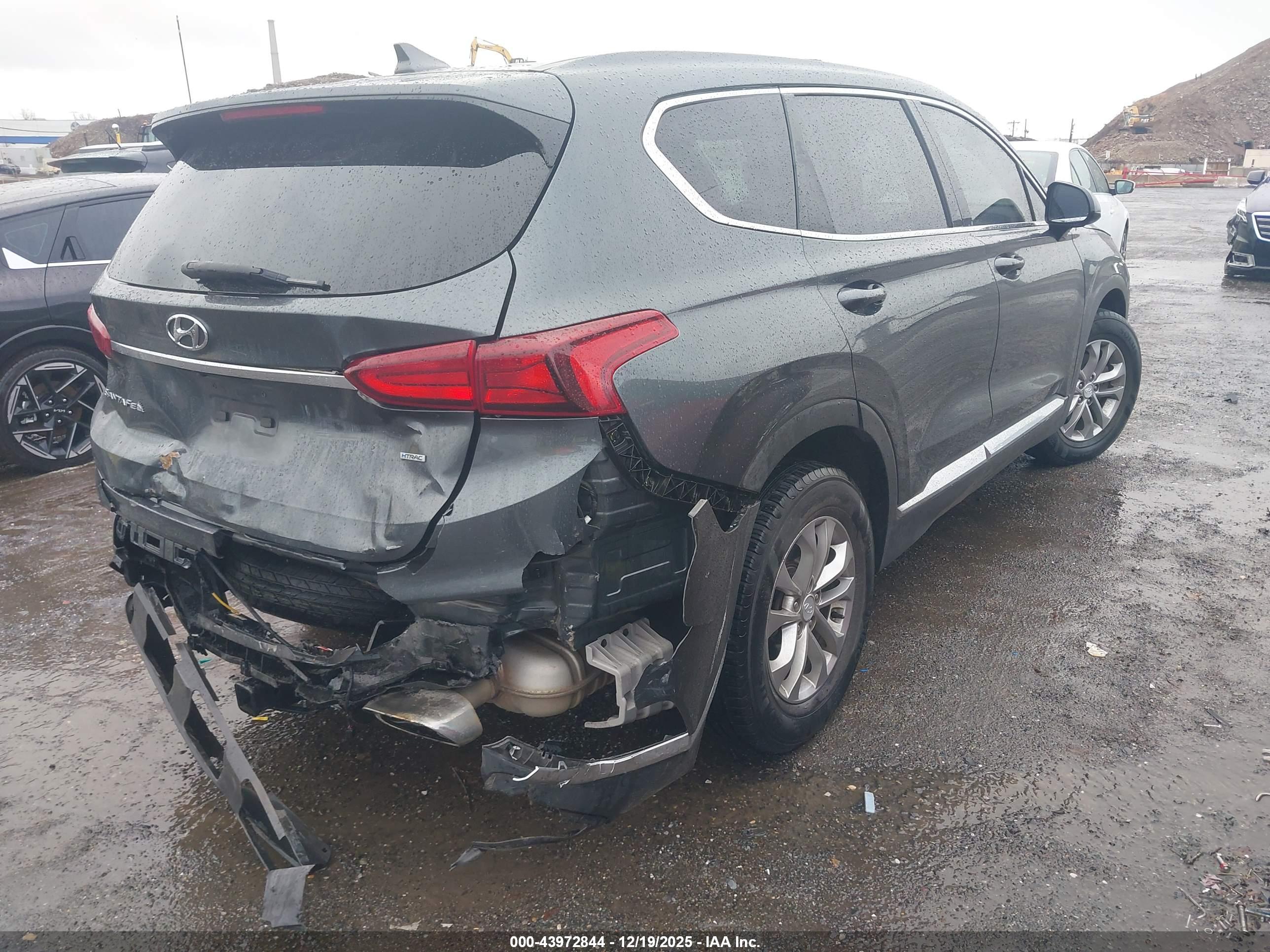 HYUNDAI SANTA image 4