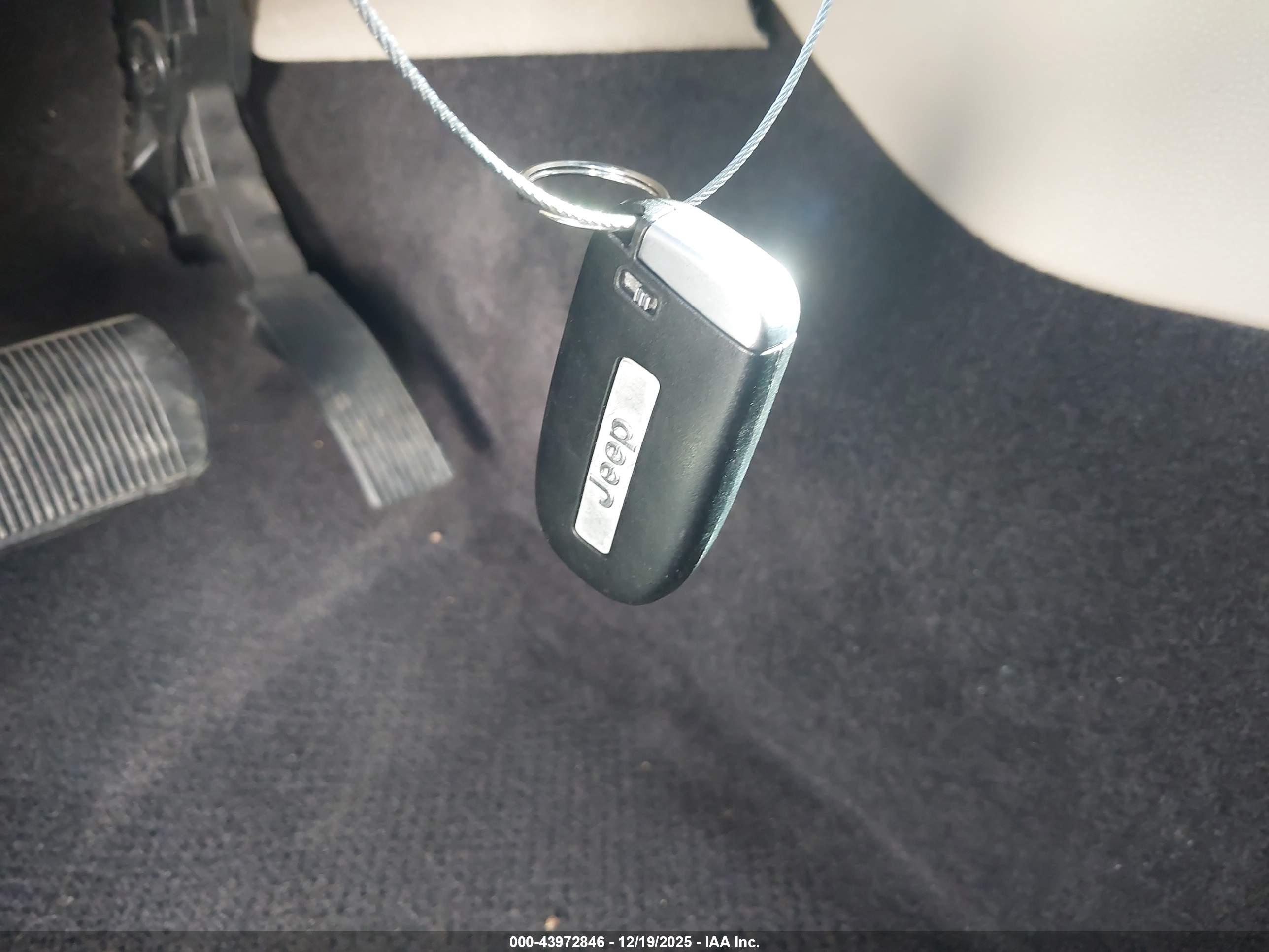 JEEP GRAND image 11