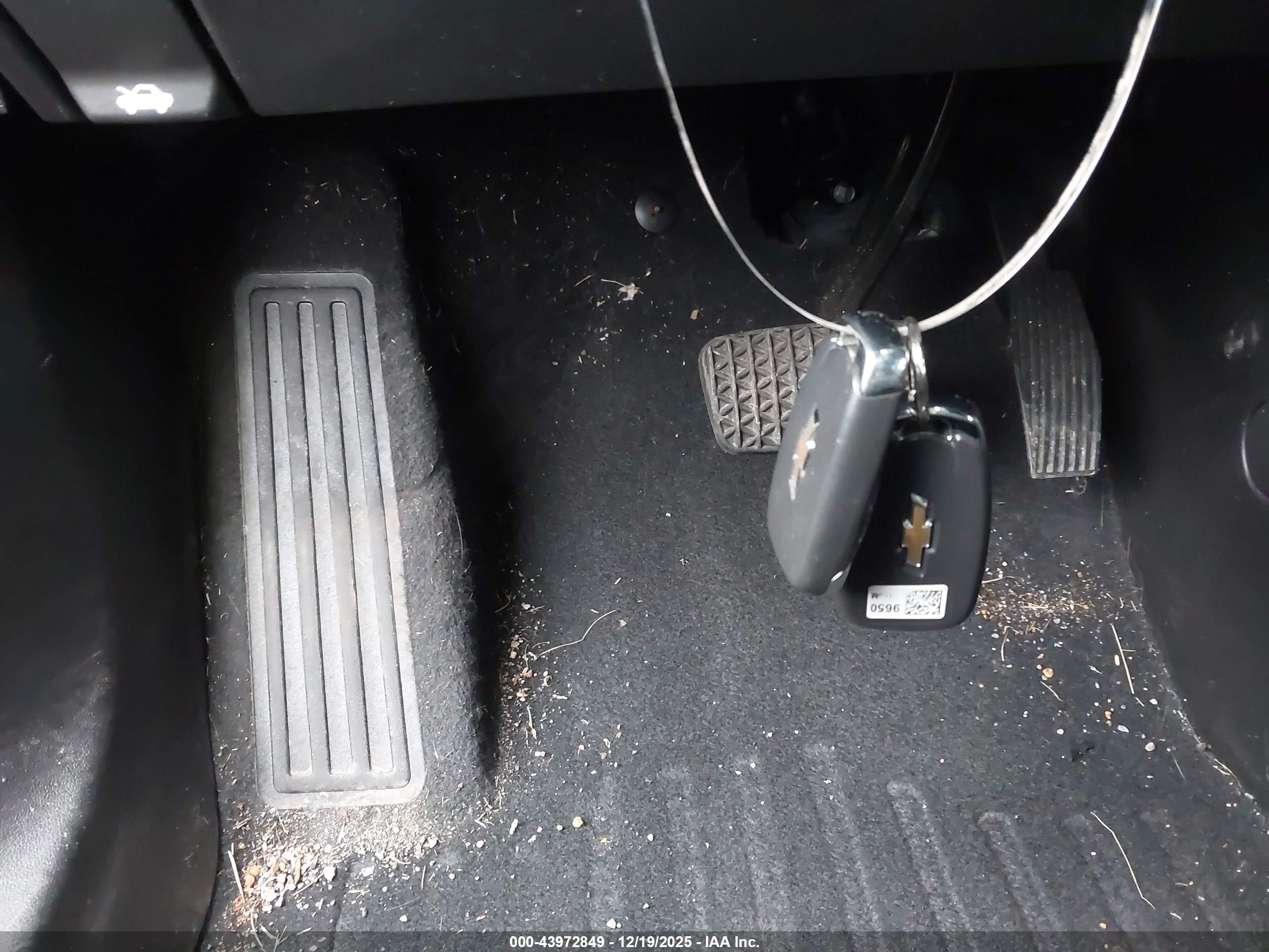 CHEVROLET EQUINOX image 11