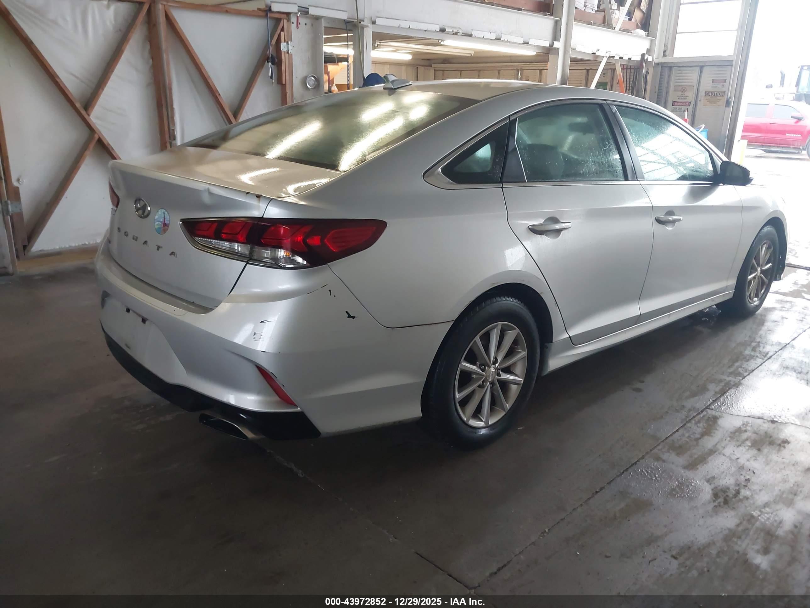 HYUNDAI SONATA image 4