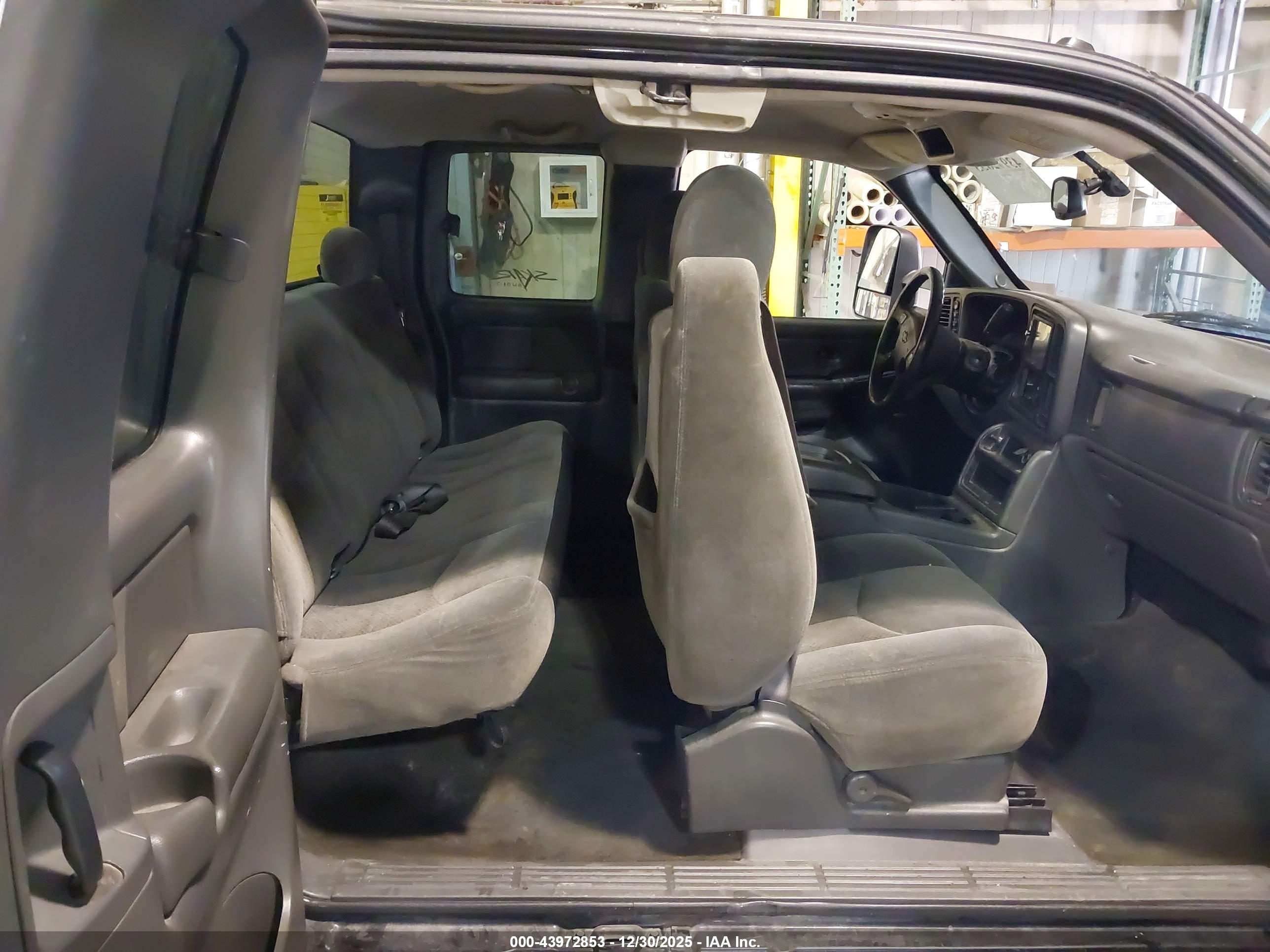 CHEVROLET SILVERADO image 8