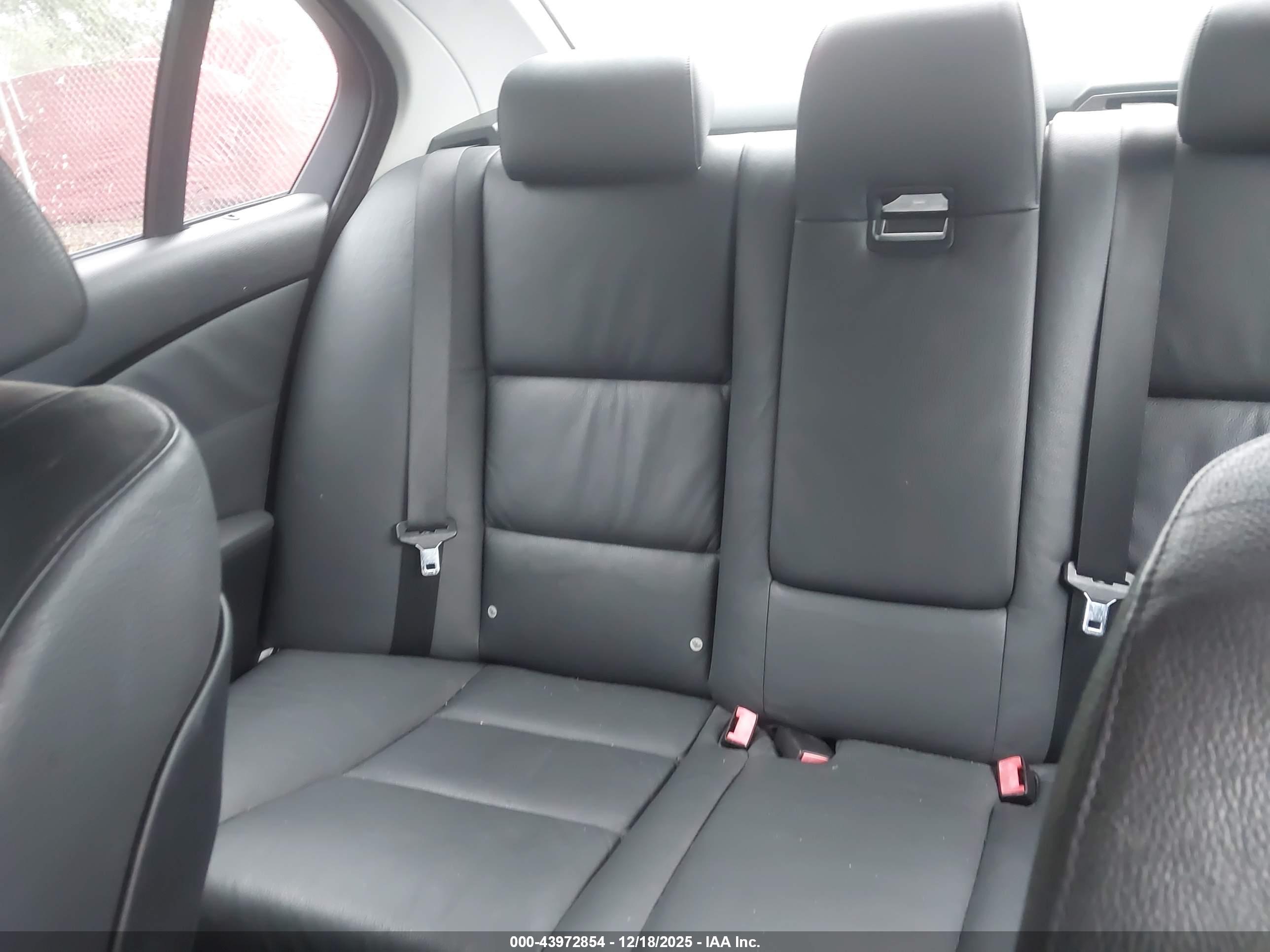 BMW 550I image 8