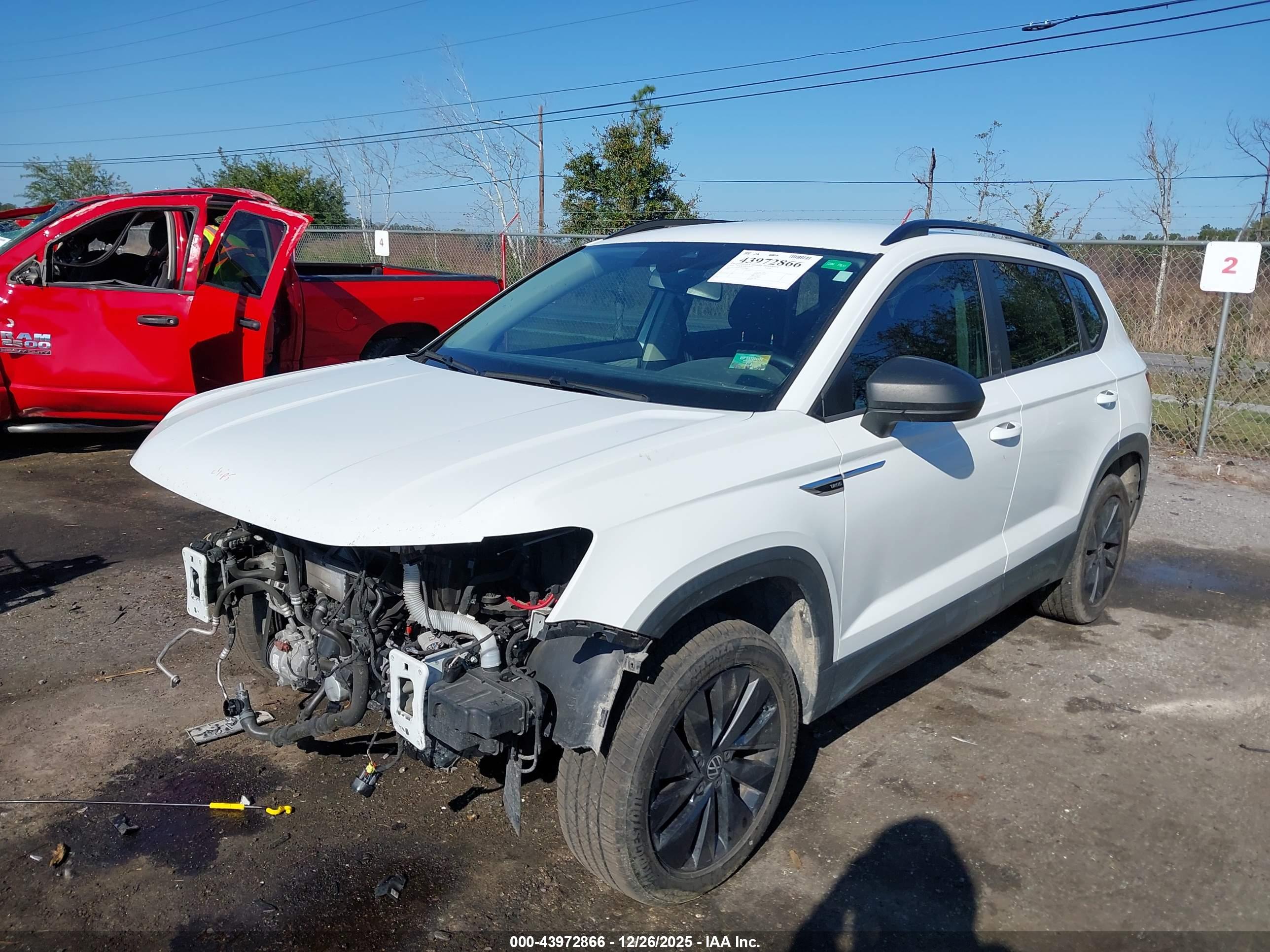 VOLKSWAGEN TAOS image 2