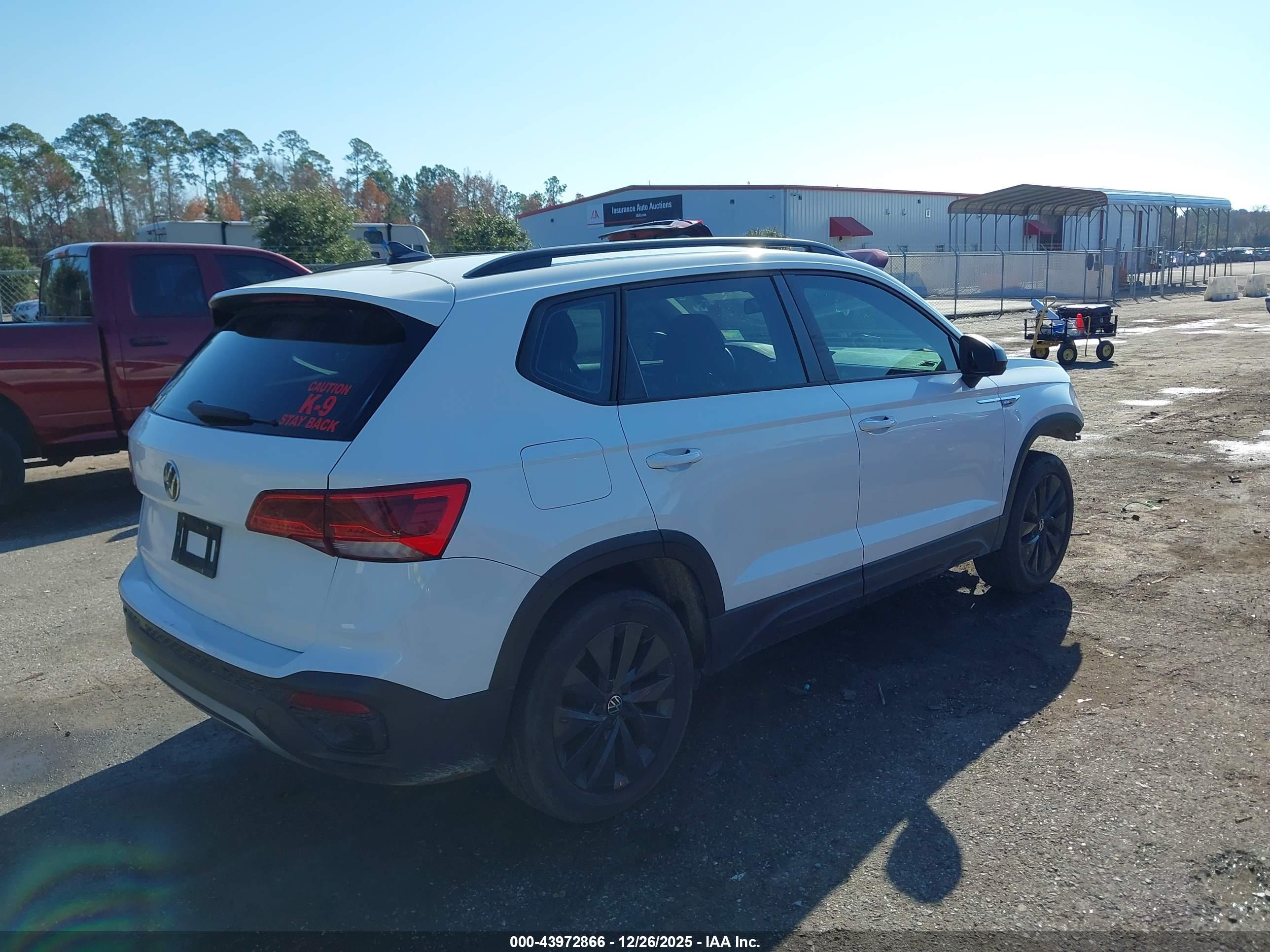VOLKSWAGEN TAOS image 4
