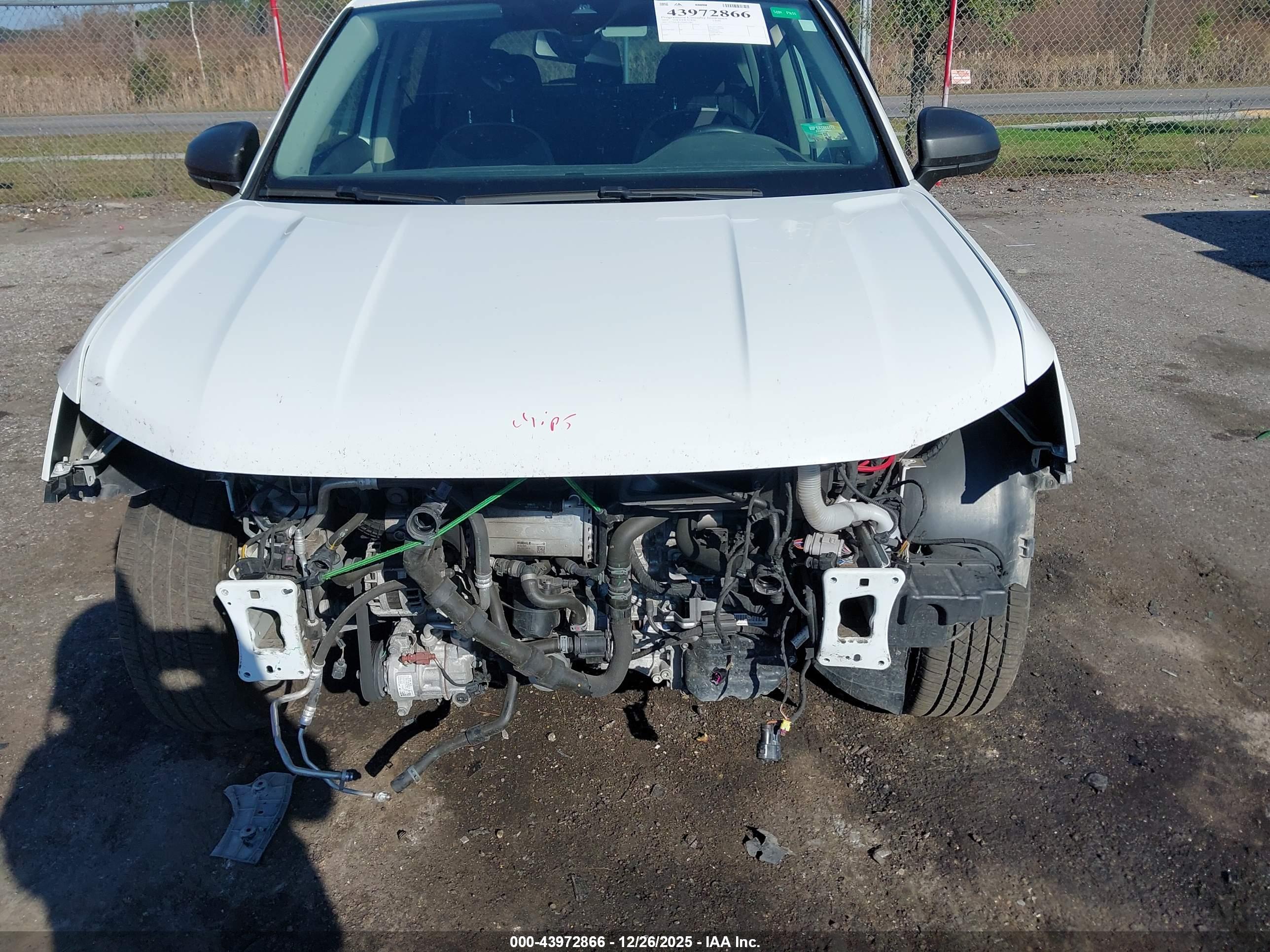 VOLKSWAGEN TAOS image 6