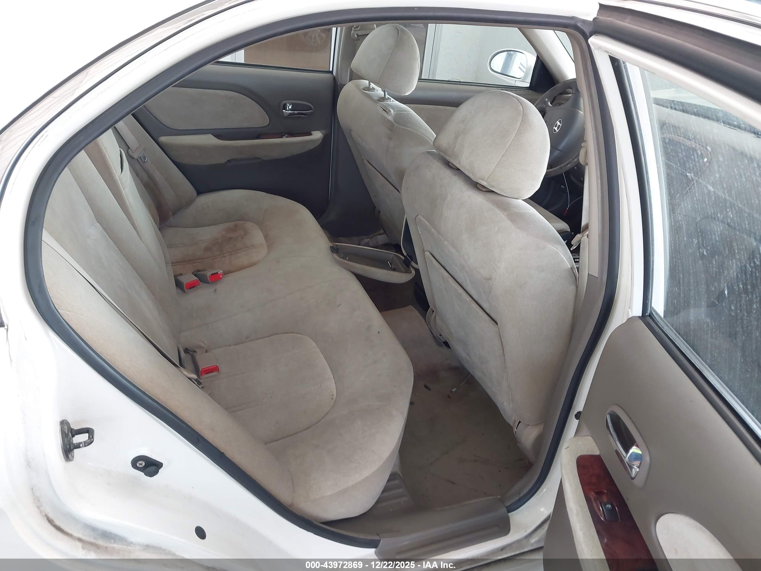 HYUNDAI SONATA image 8