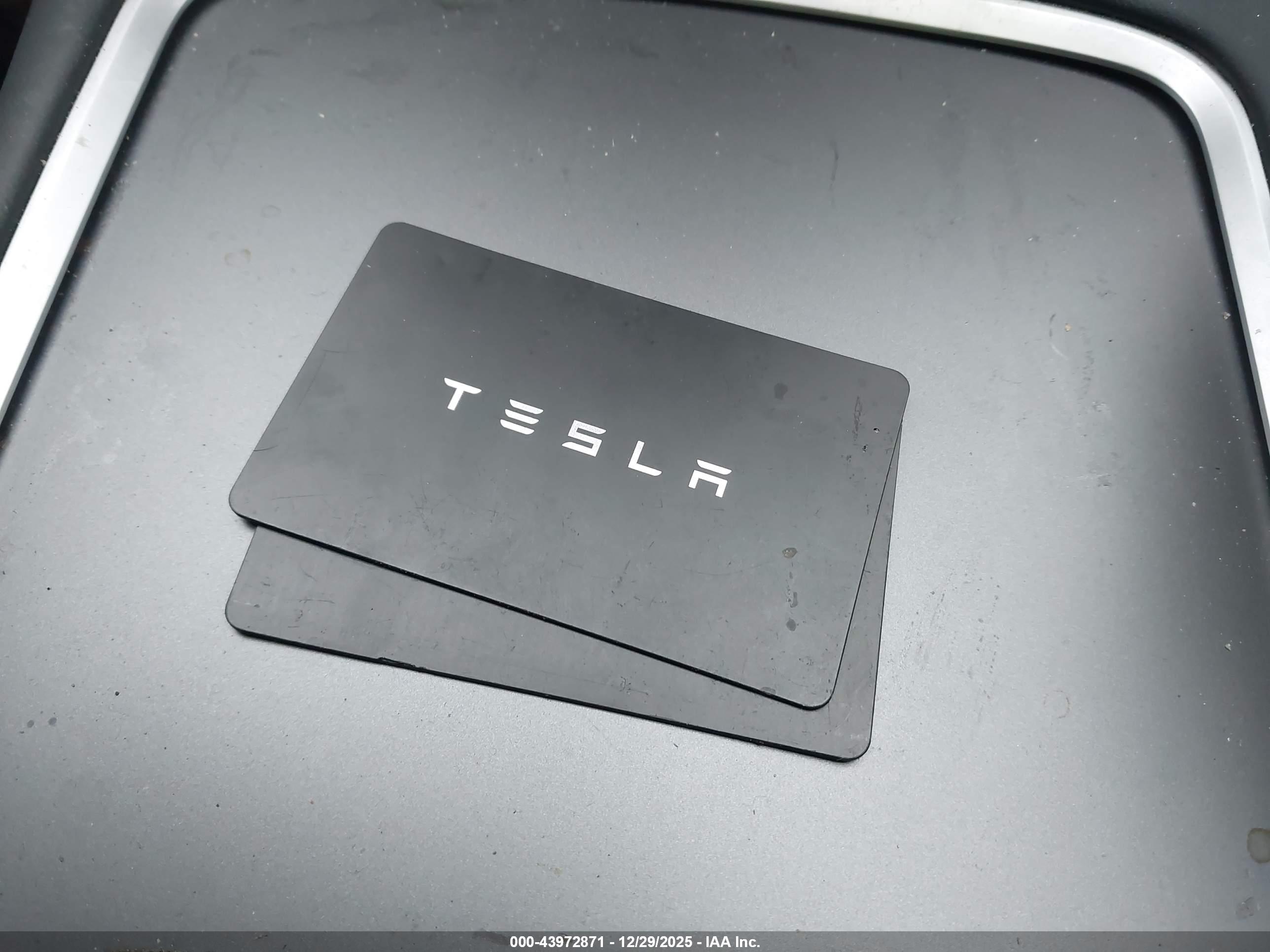 TESLA MODEL image 11