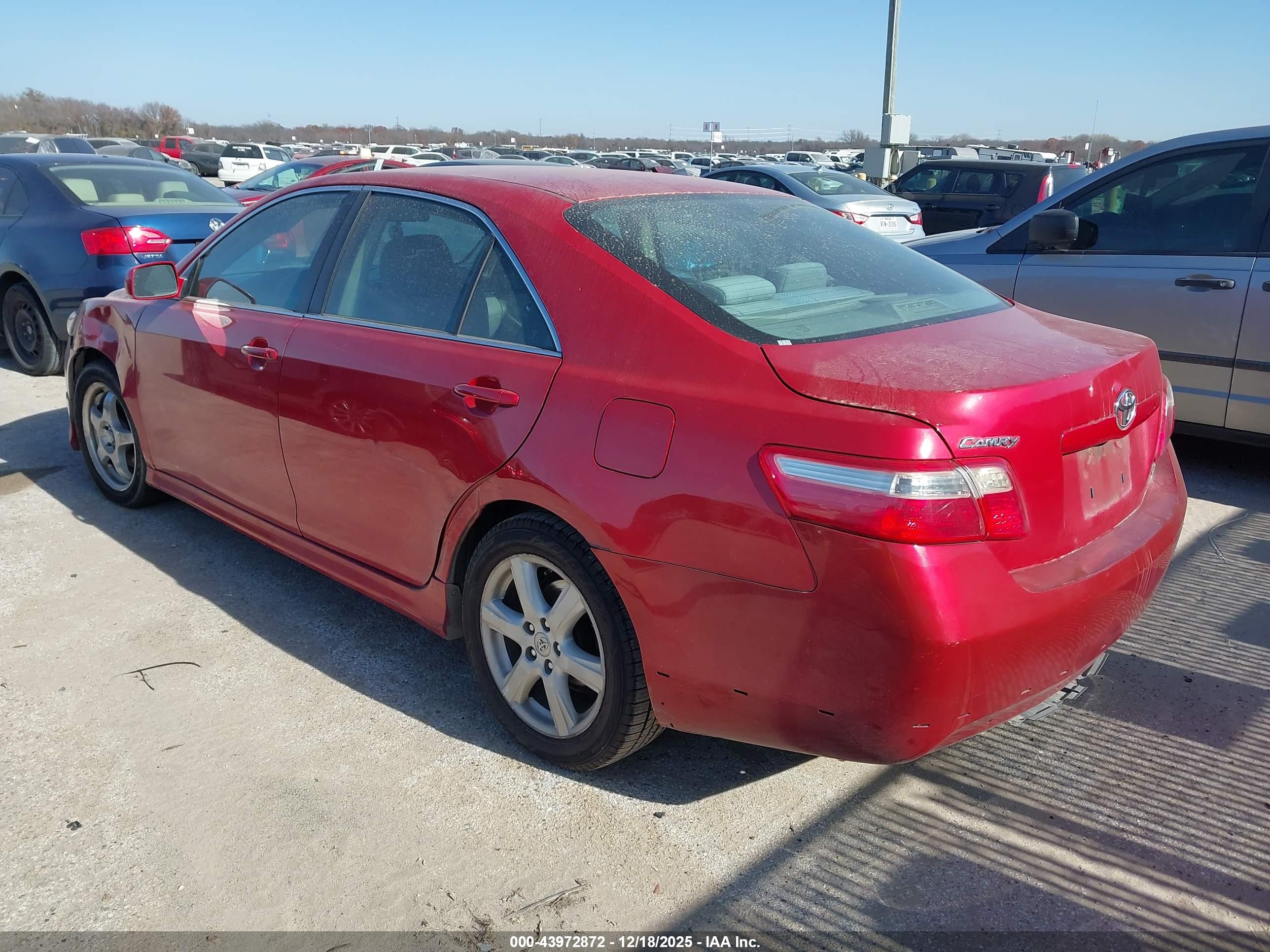 TOYOTA CAMRY image 3