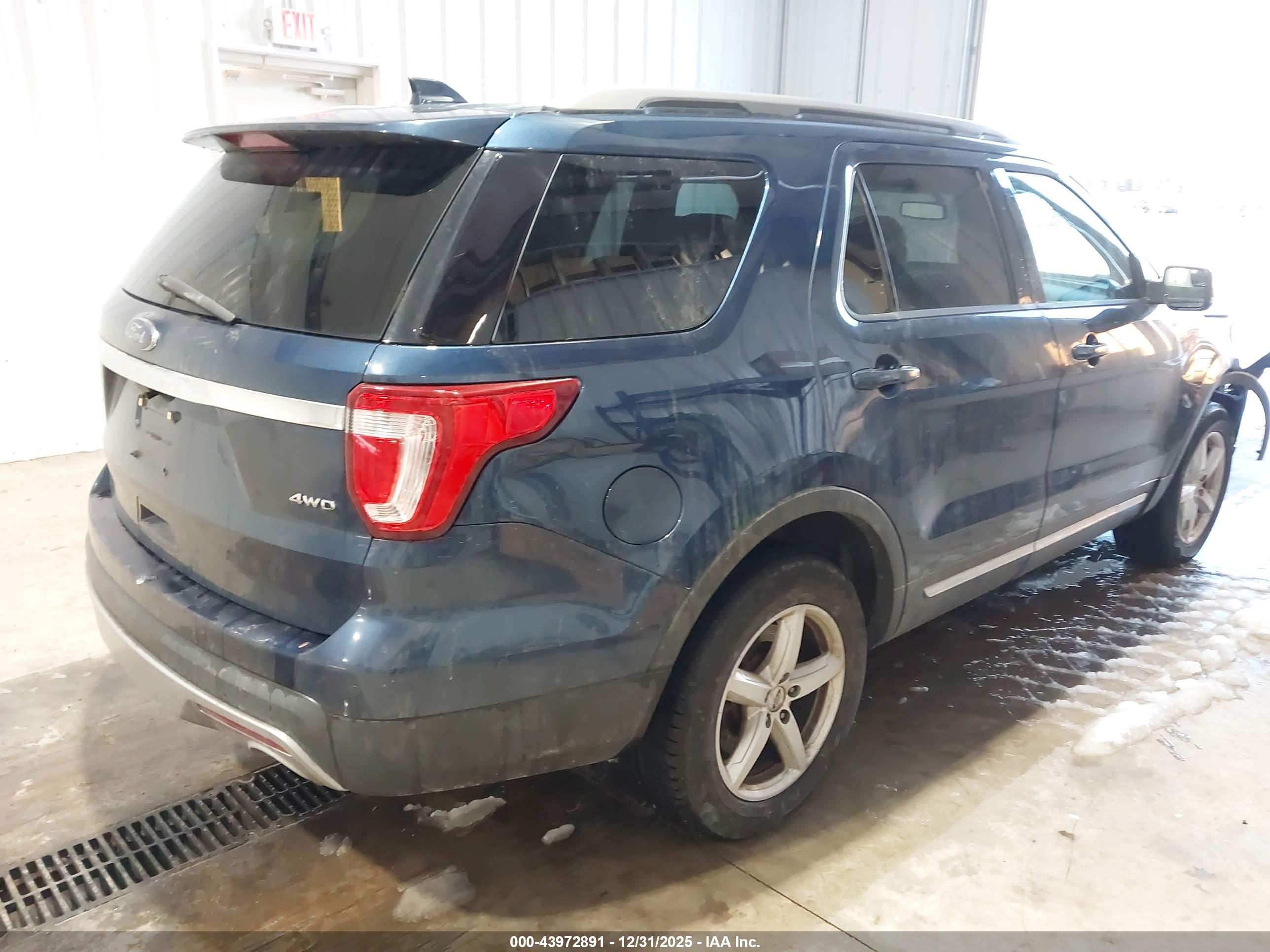 FORD EXPLORER image 4
