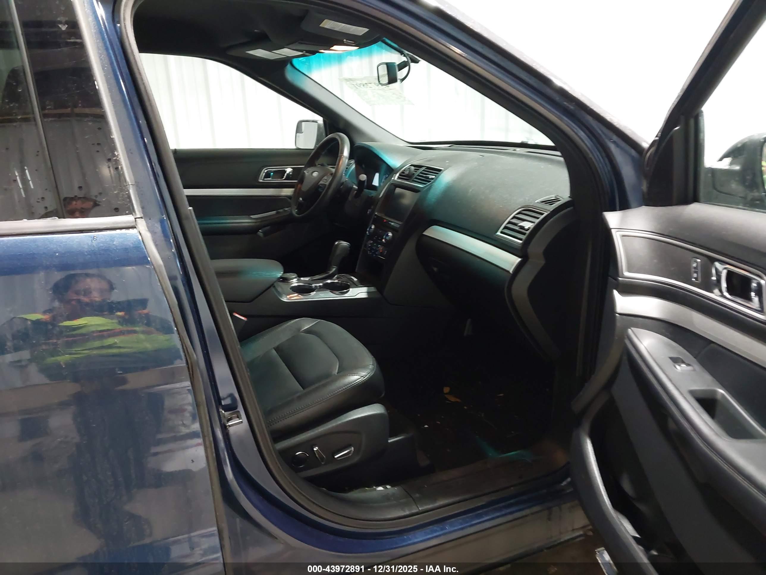 FORD EXPLORER image 5