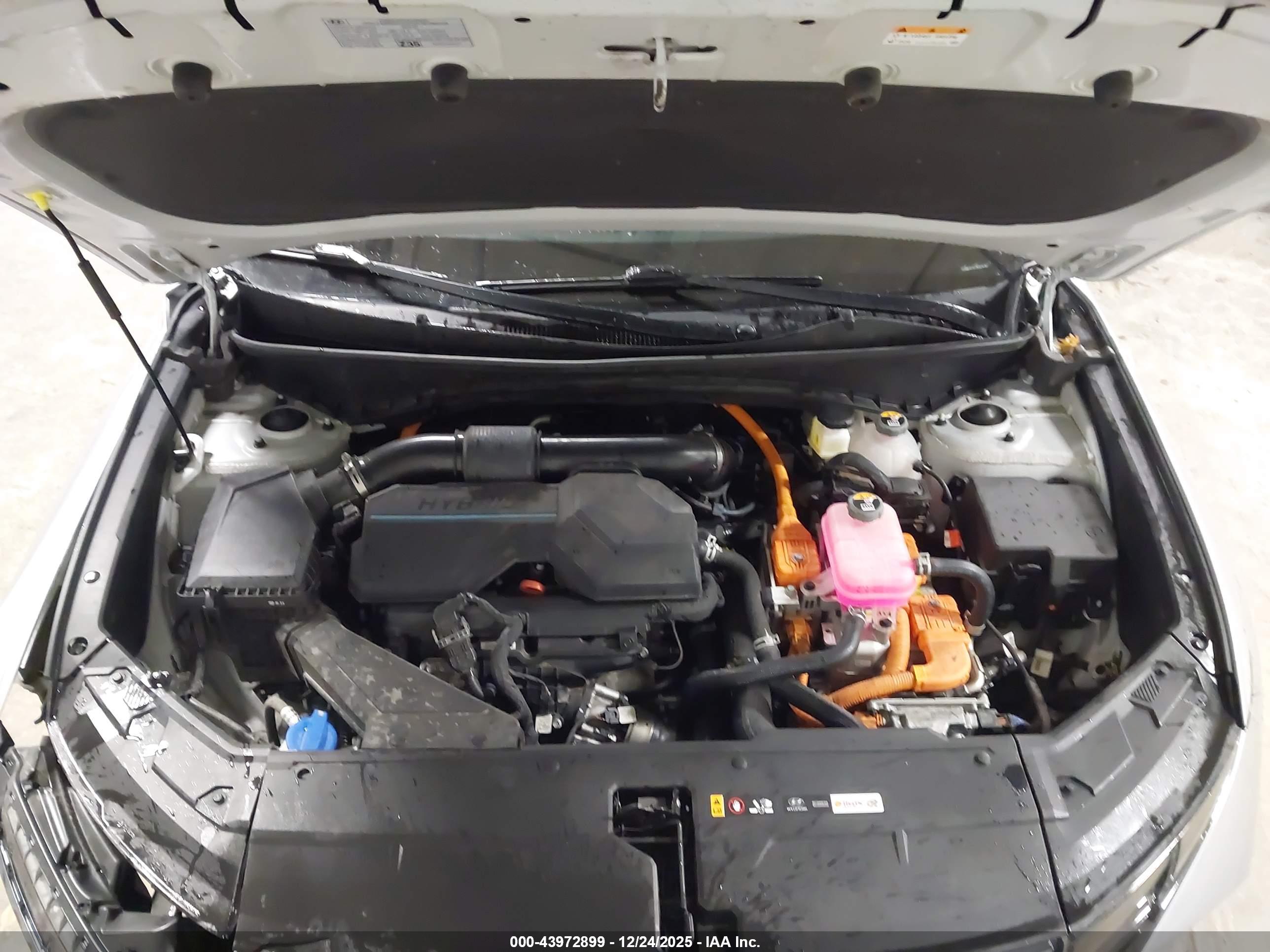 HYUNDAI TUCSON image 10