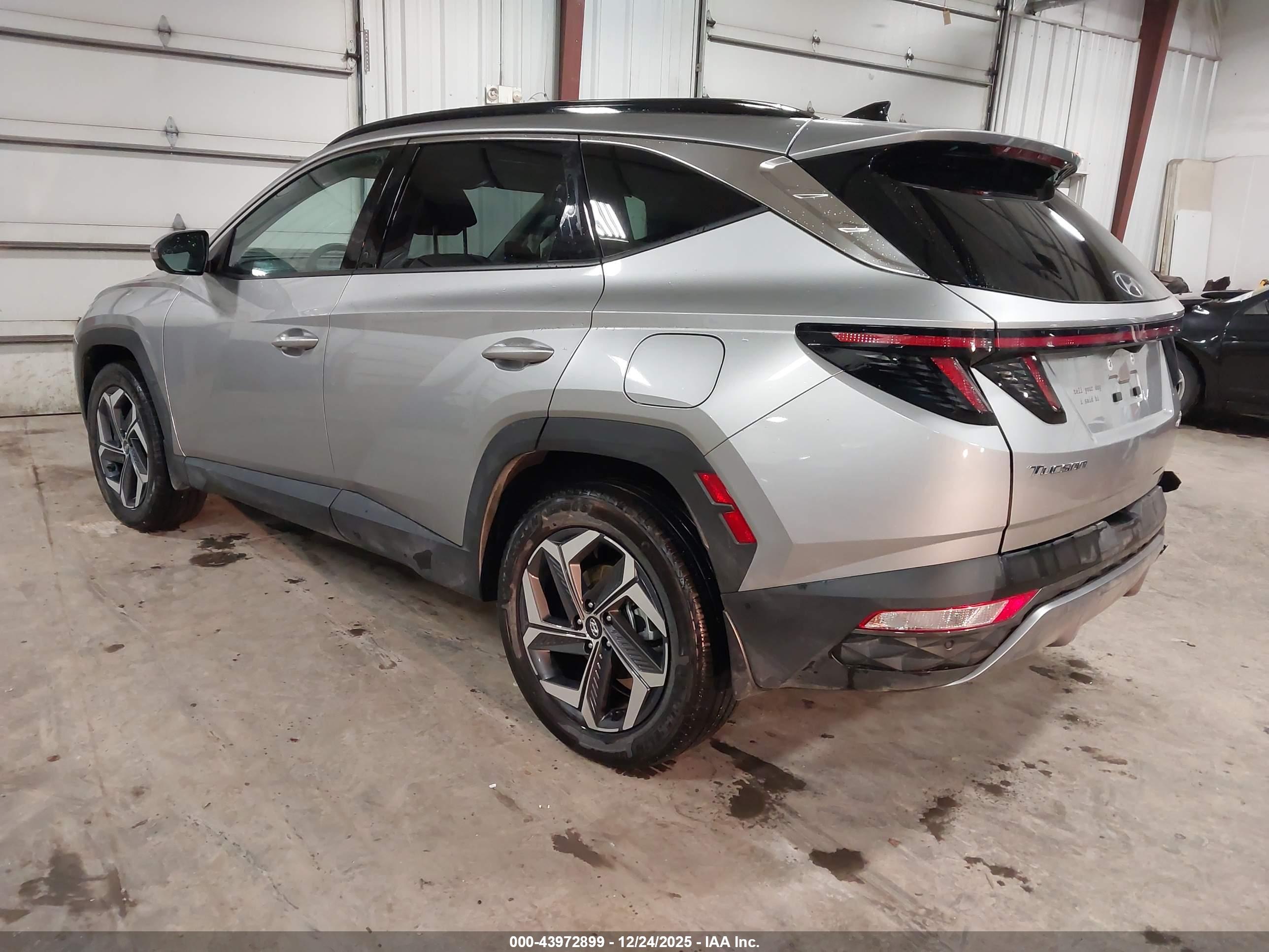 HYUNDAI TUCSON image 3