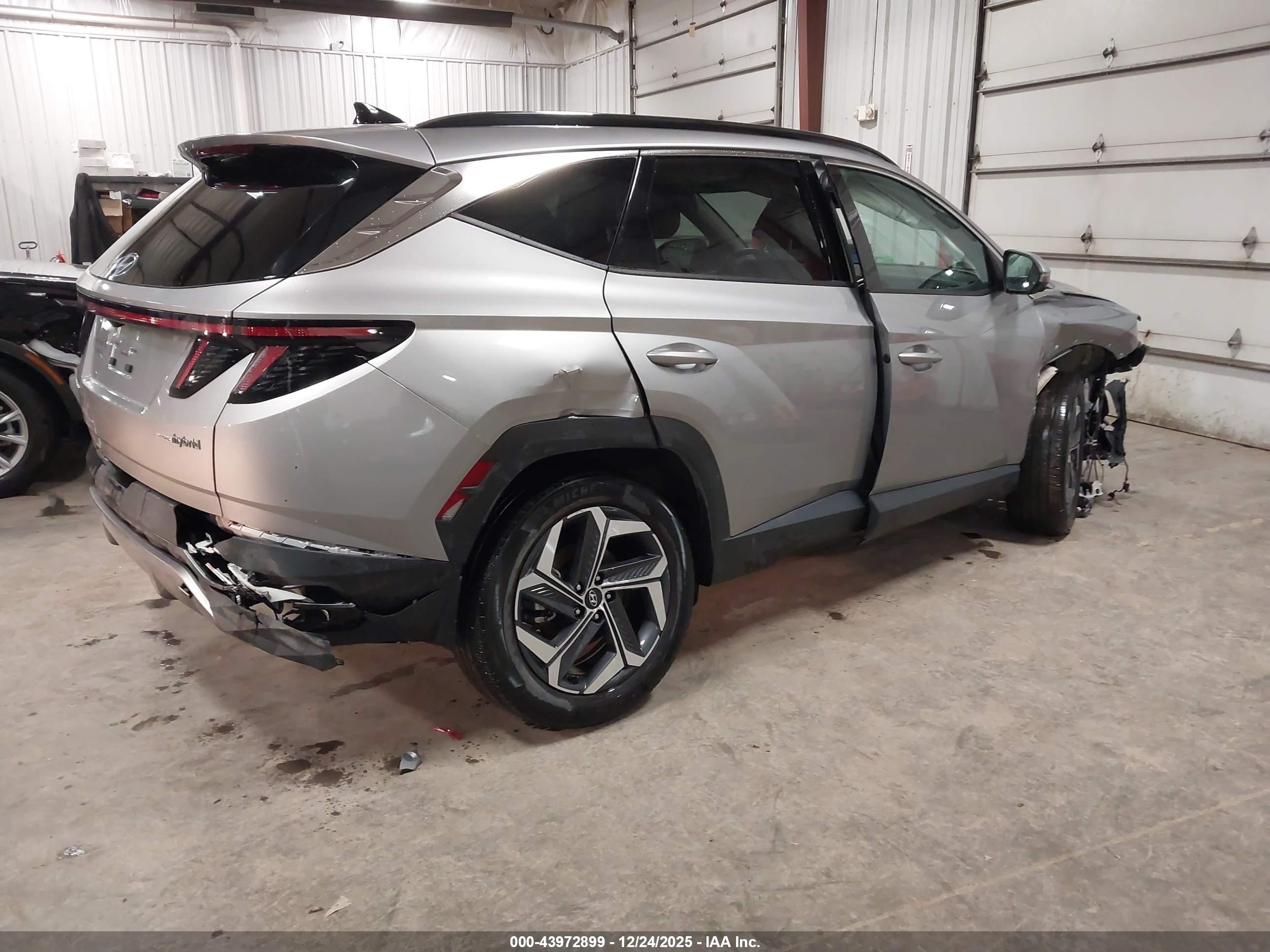 HYUNDAI TUCSON image 4
